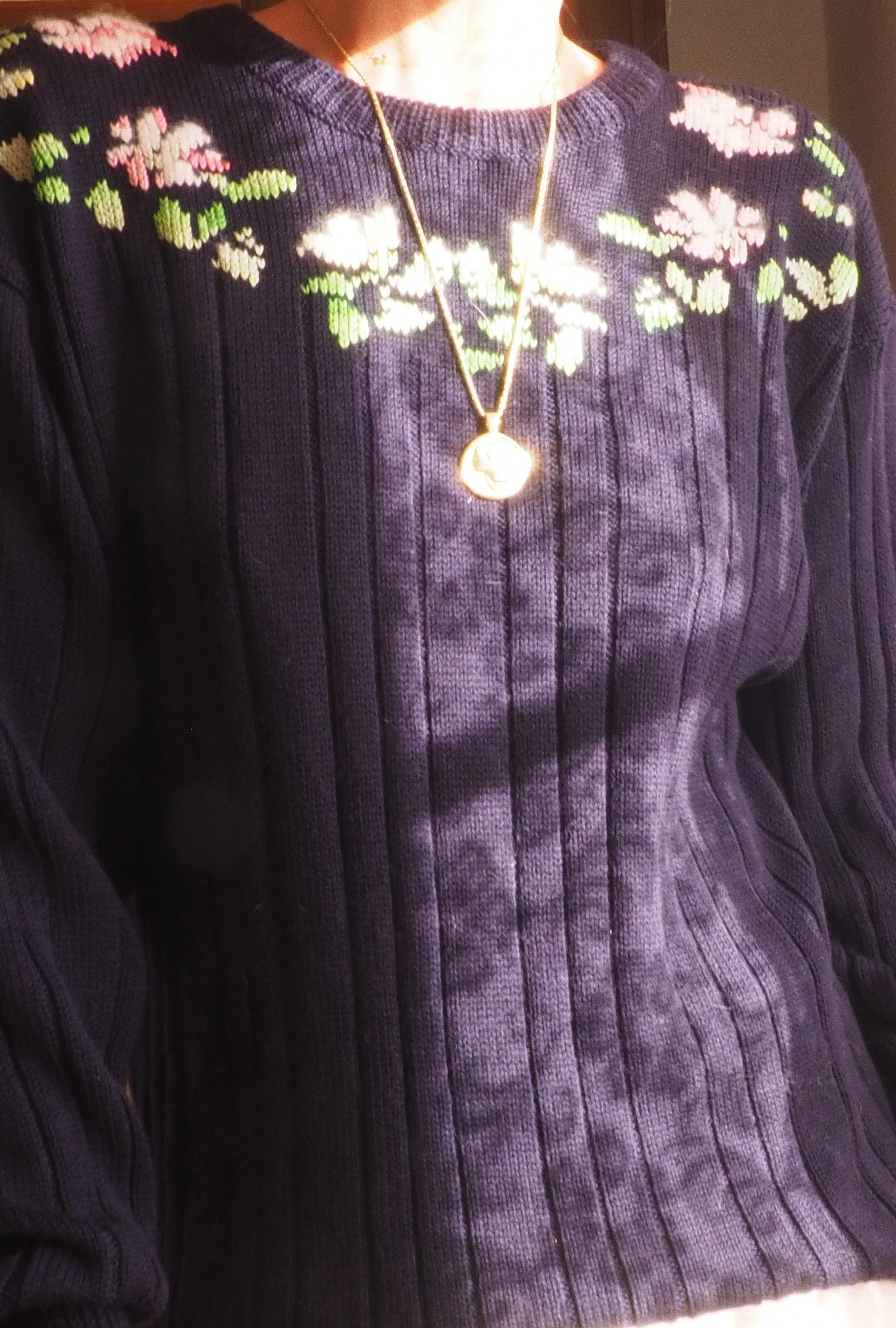 NAVY FLEUR VINTAGE WOOL KNIT