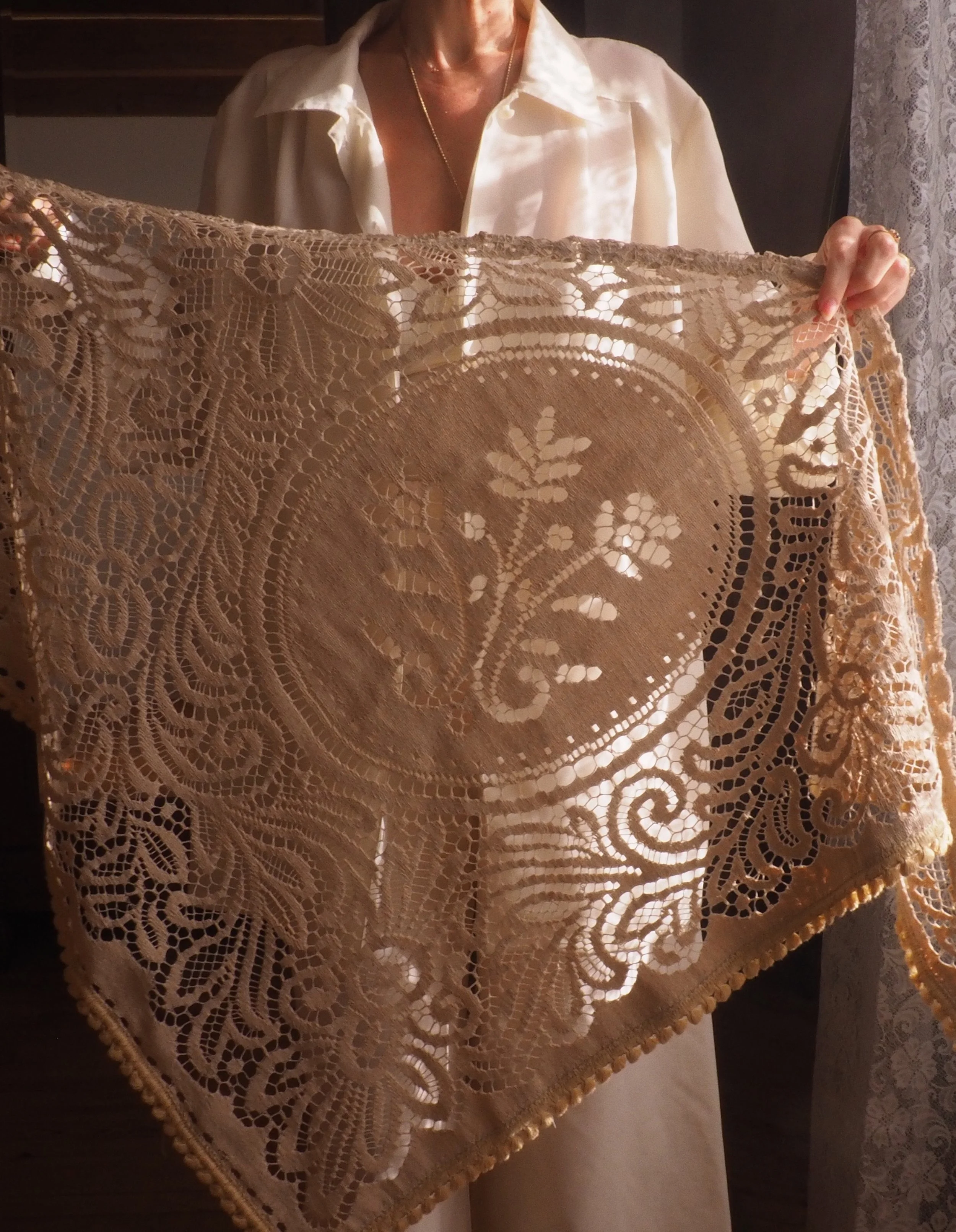 FOR LOVE OF THE MOON X CAMILLE SHAWL IN NUTMEG