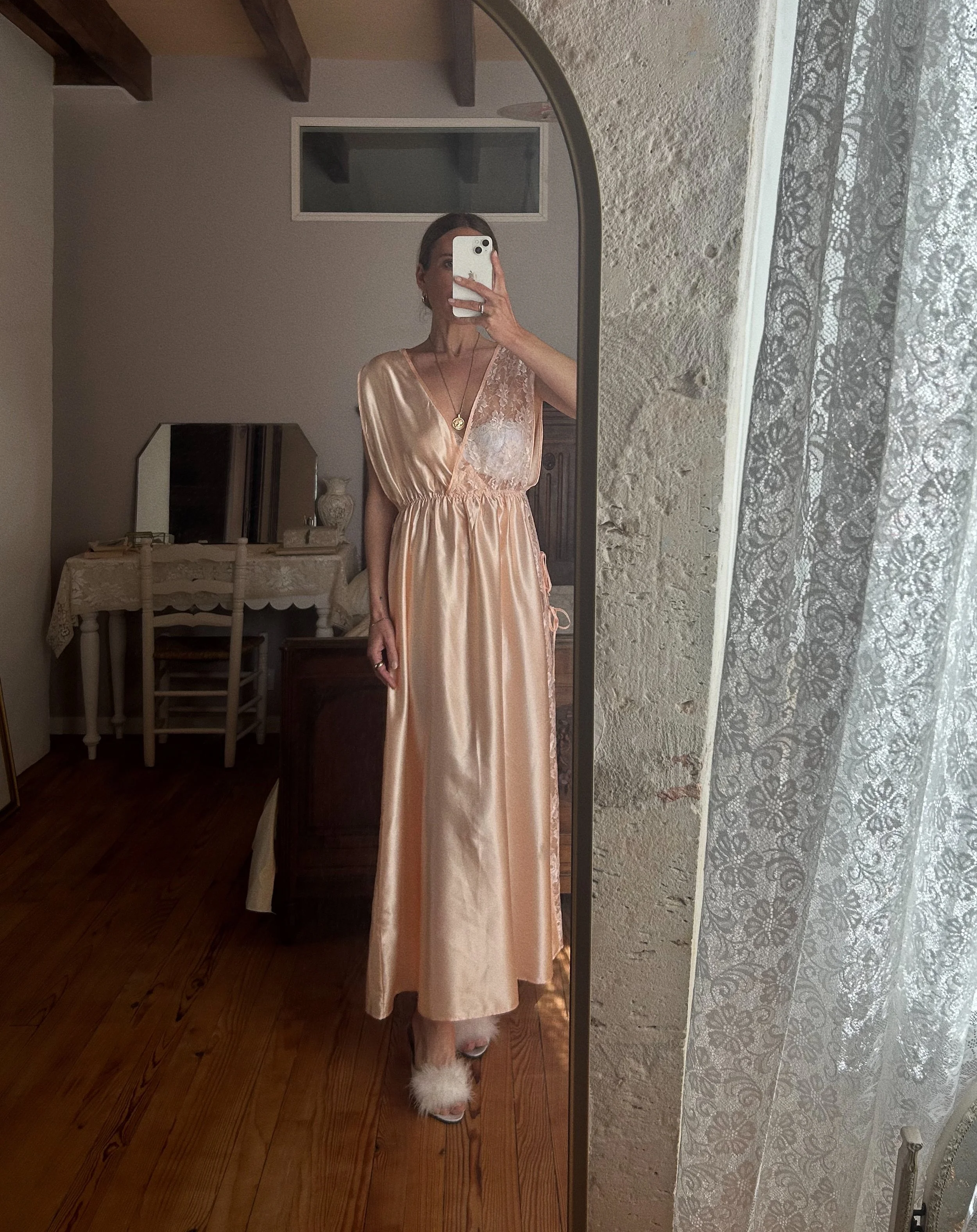 PEACH VINTAGE SATIN LACE NIGHTGOWN