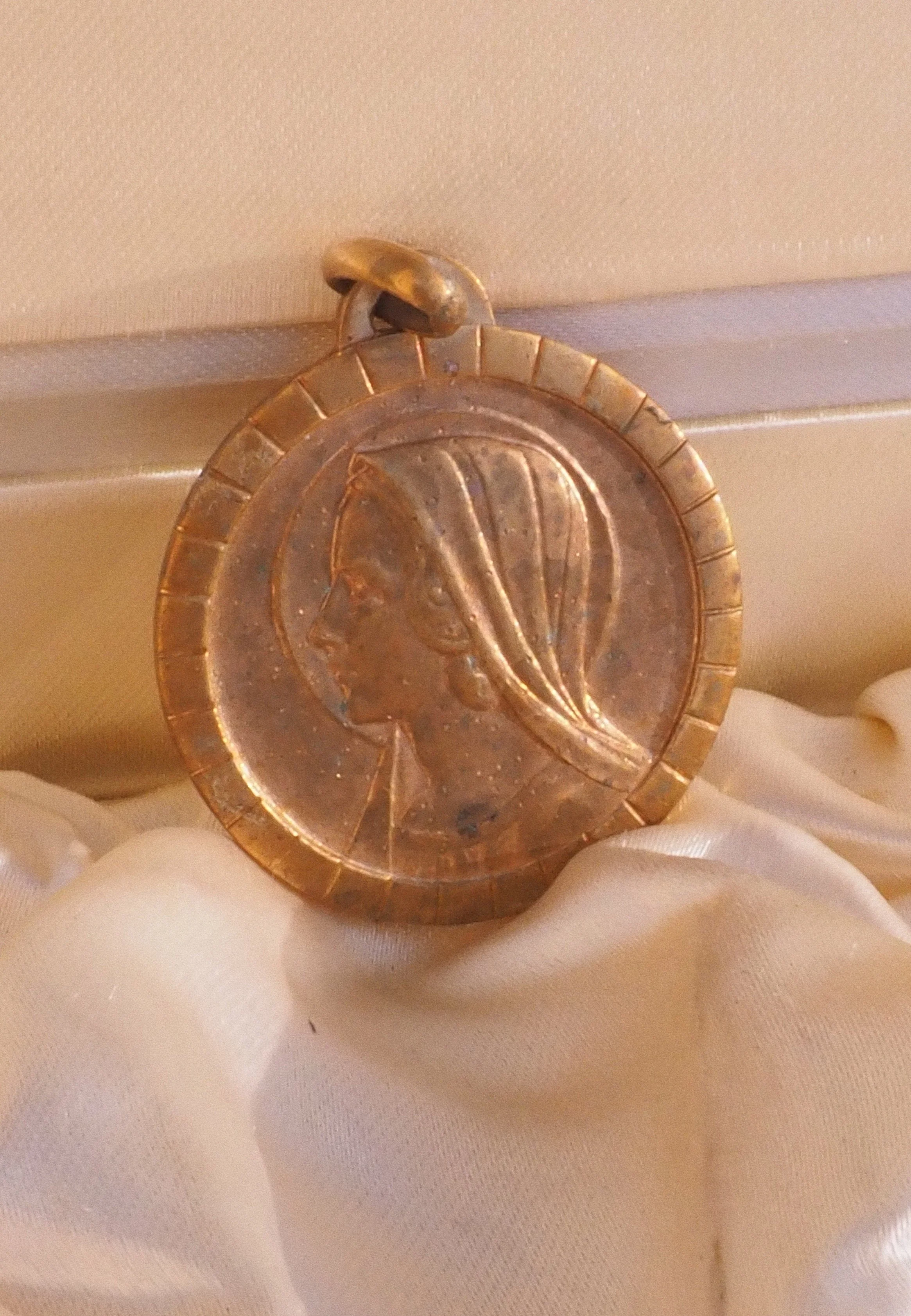 MARY VINTAGE PENDANT NECKLACE