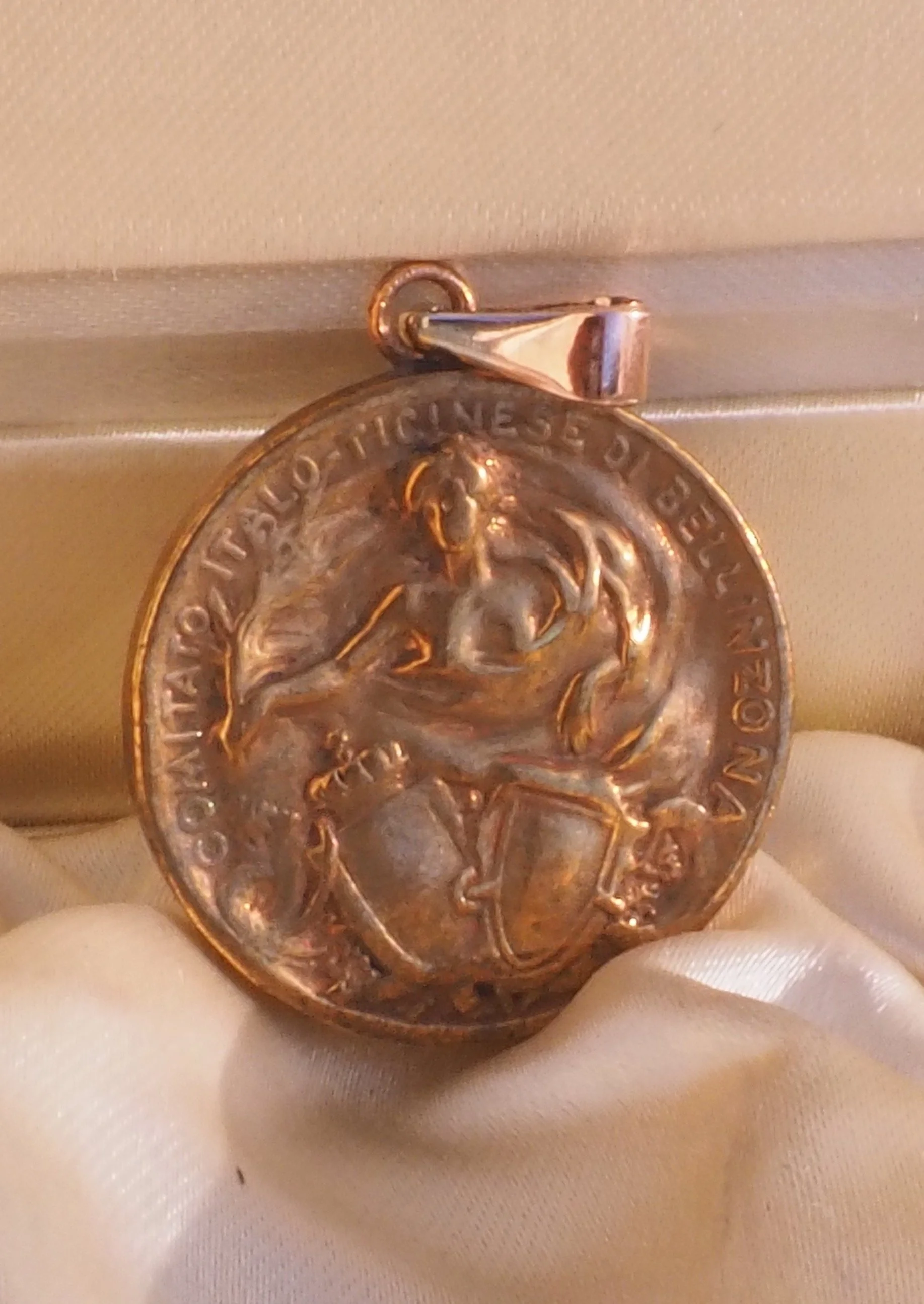 ROMA VINTAGE PENDANT NECKLACE