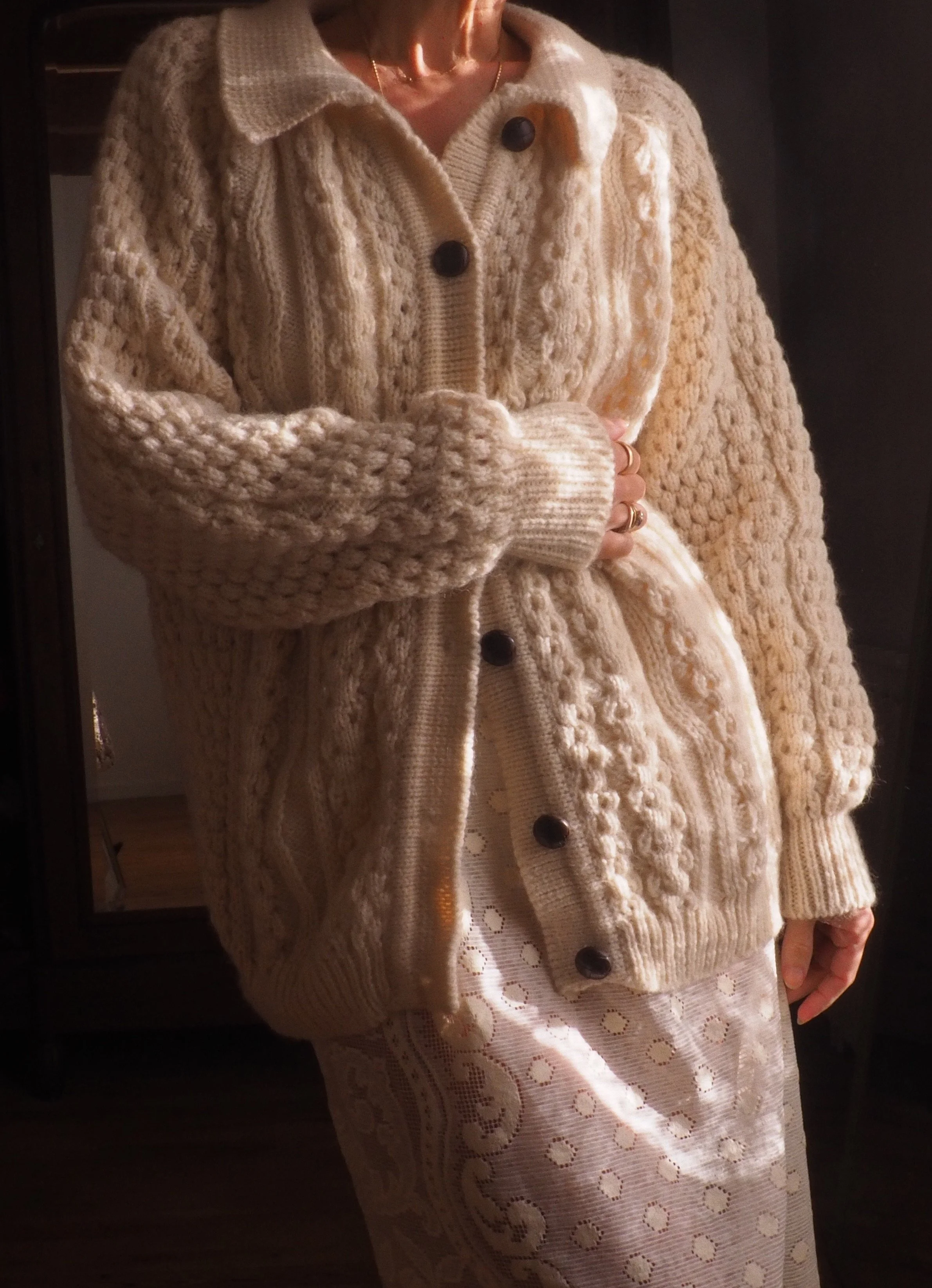 VANILLA VINTAGE CABLEKNIT CARDIGAN