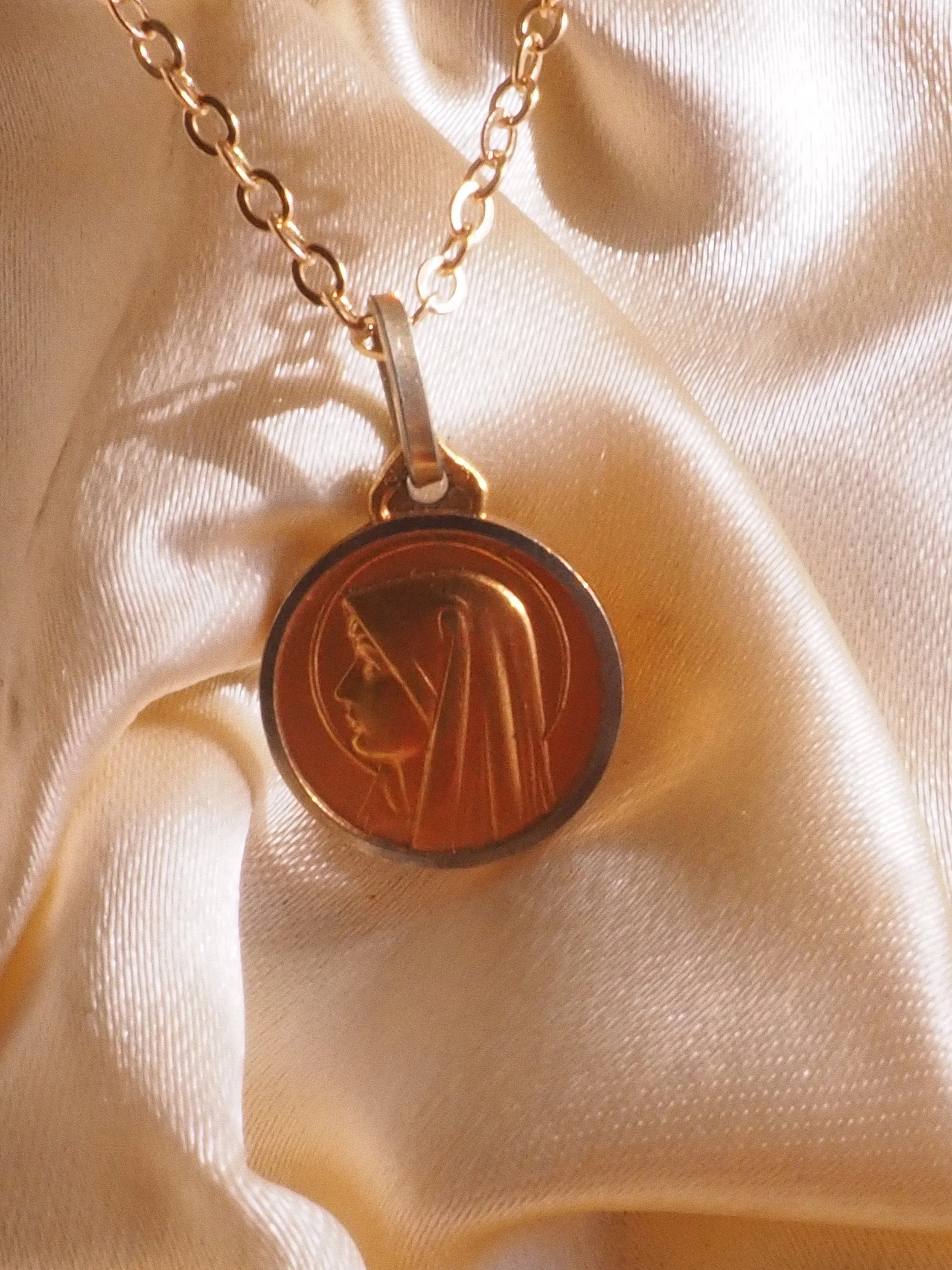 MARIA VINTAGE PENDANT NECKLACE