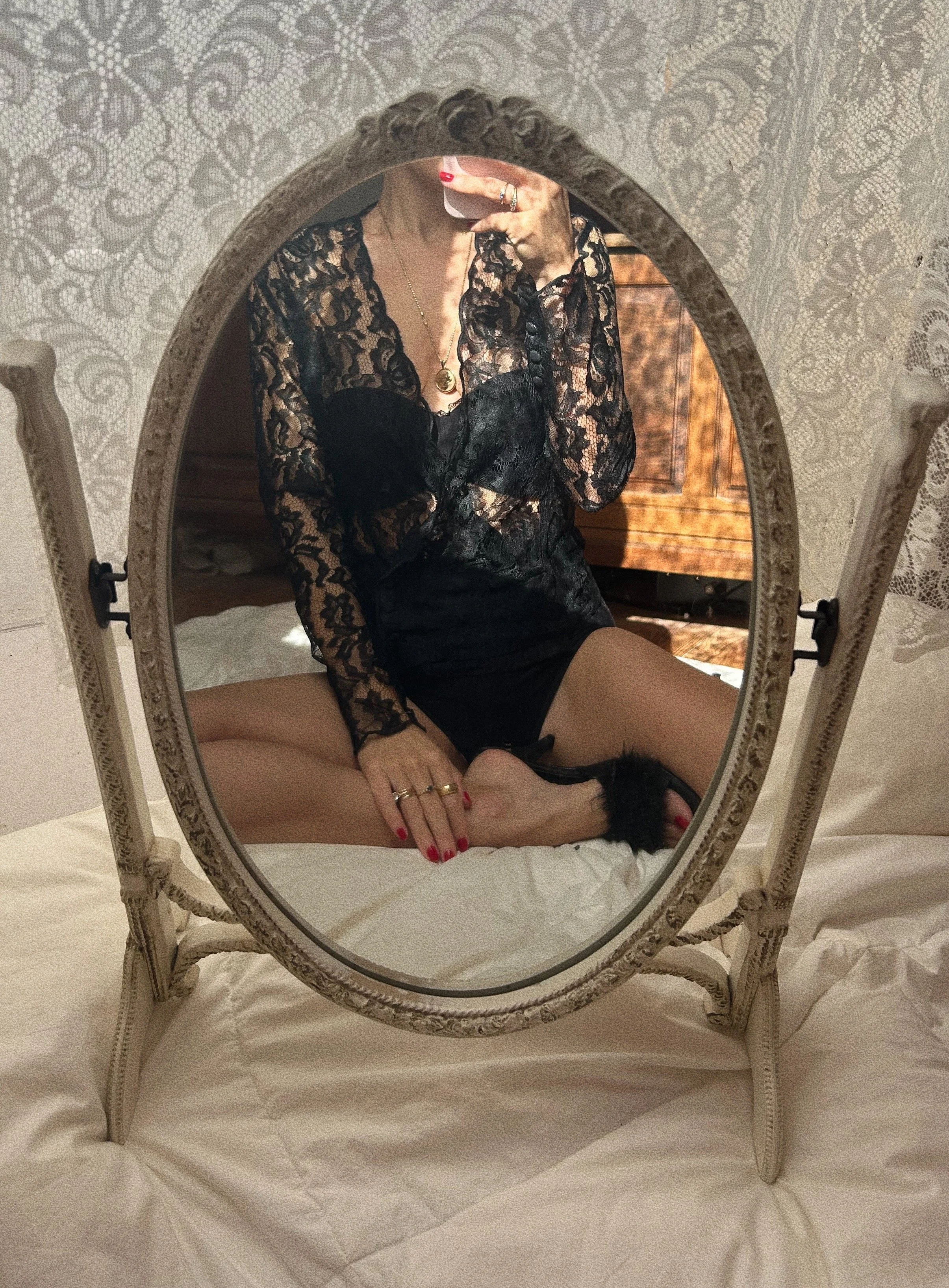NOIR VINTAGE LACE BLOUSE