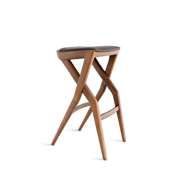 marcia stool by Aristeu Pires