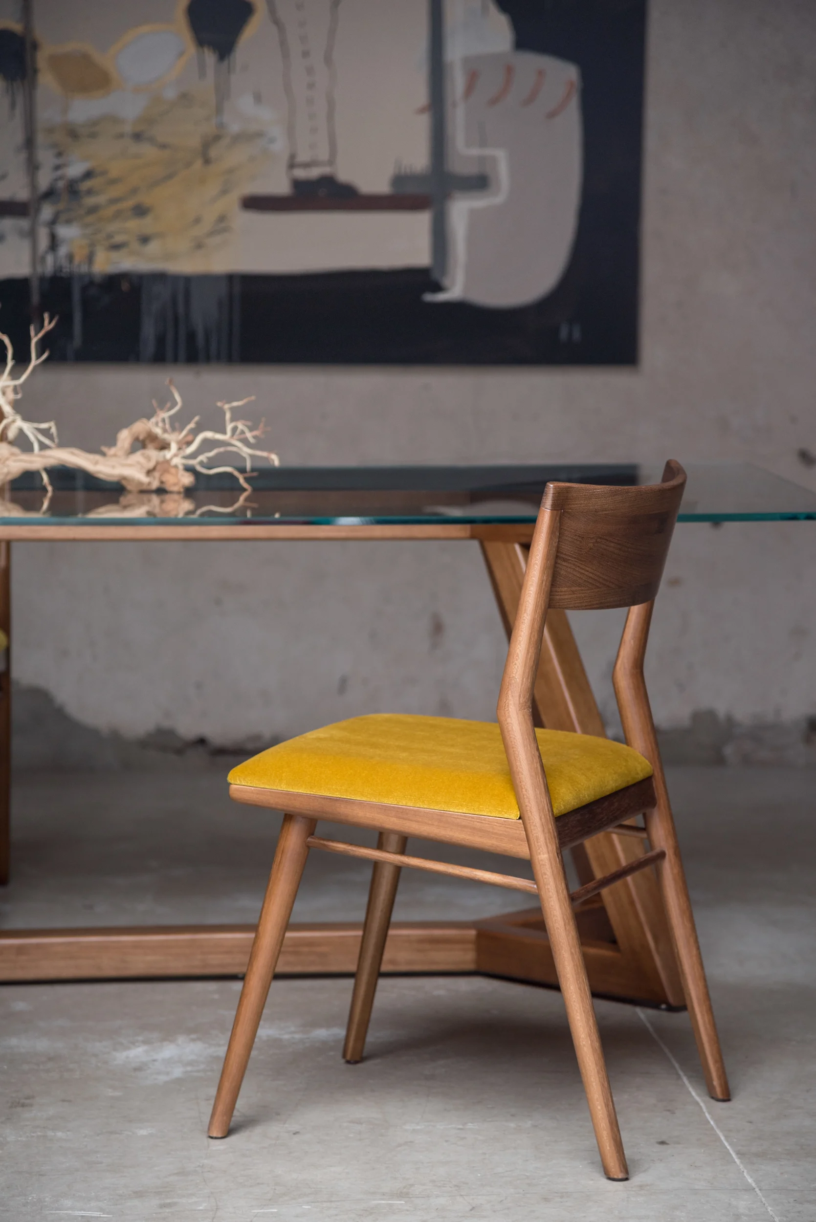 Sossego_TEREZA CHAIR, ZYV TABLE.jpg