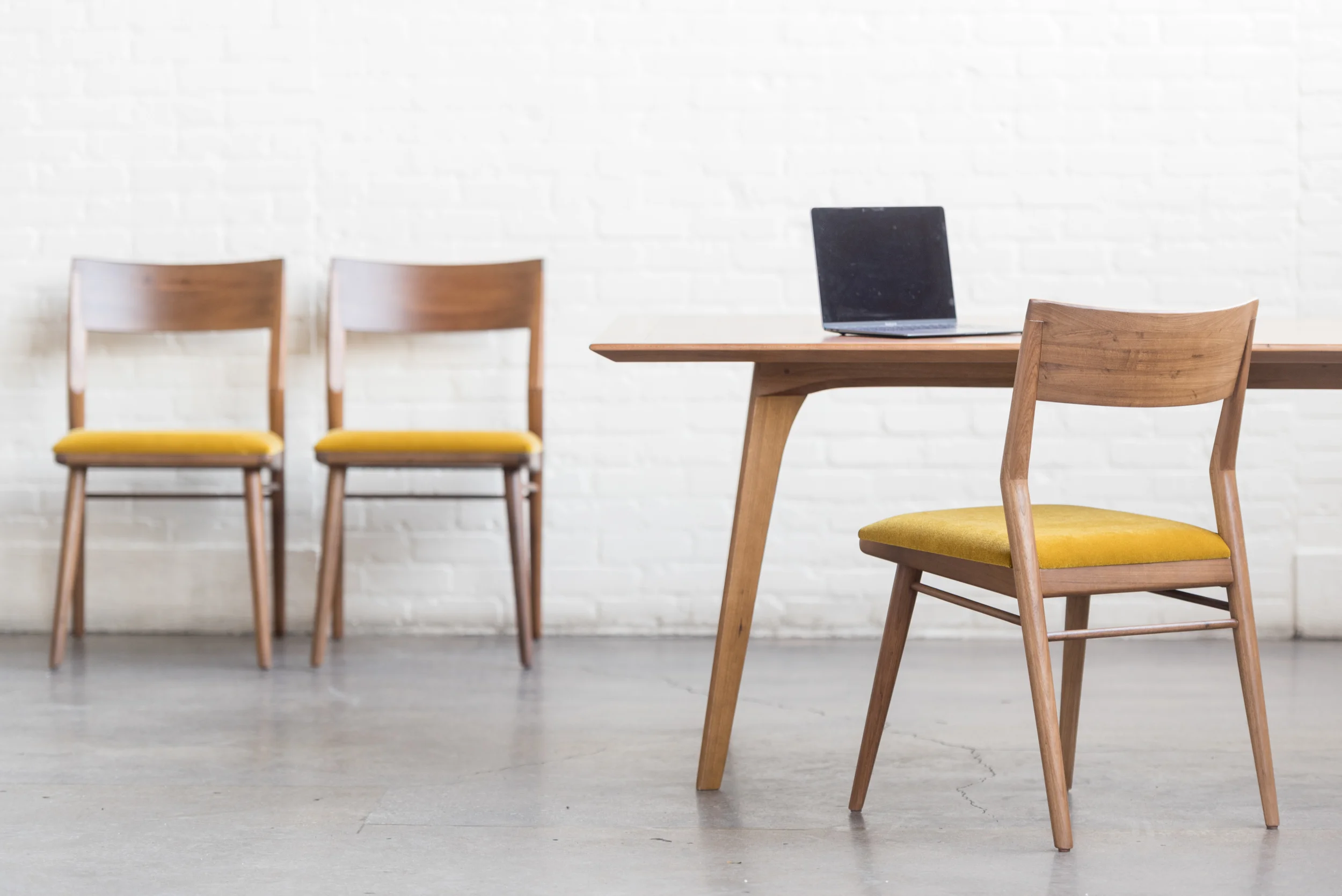 Sossego_TEREZA CHAIRS, AMSTERDAM TABLE.jpg