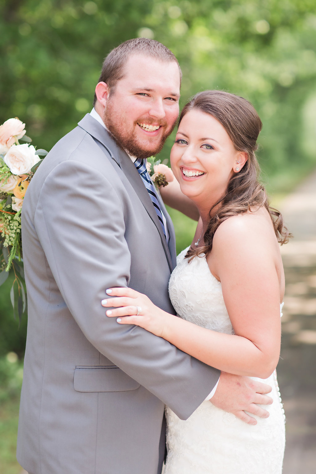 kellie and daniel white bobo greenbrier farms easley sc wedding ceremony and reception dj disc jockey entertainment from greenville sc south carolina spartanbug anderson jennifer stuart photography emilee payne wedding coordinator buttercream bakeho…