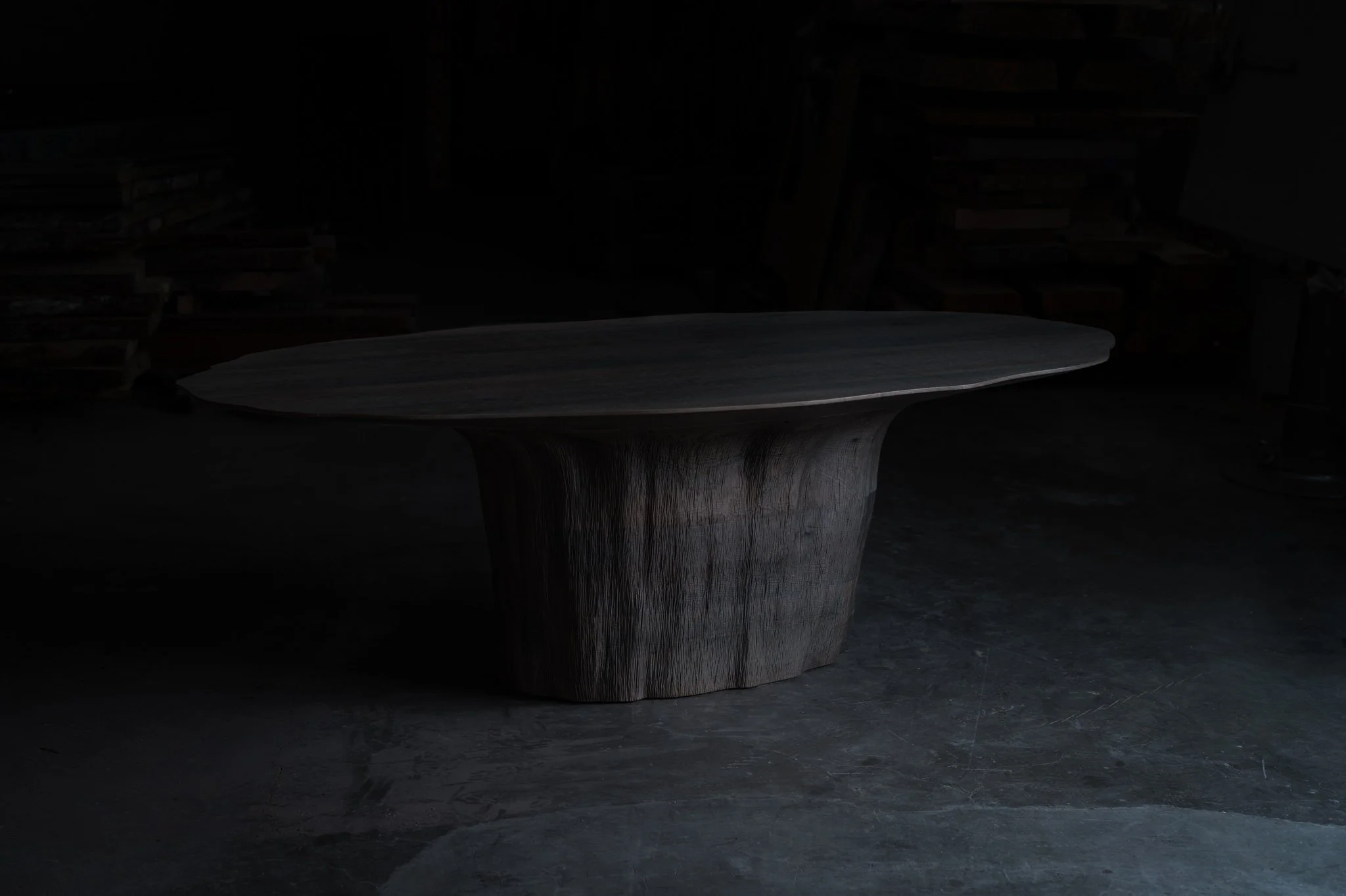 TRACES dining table