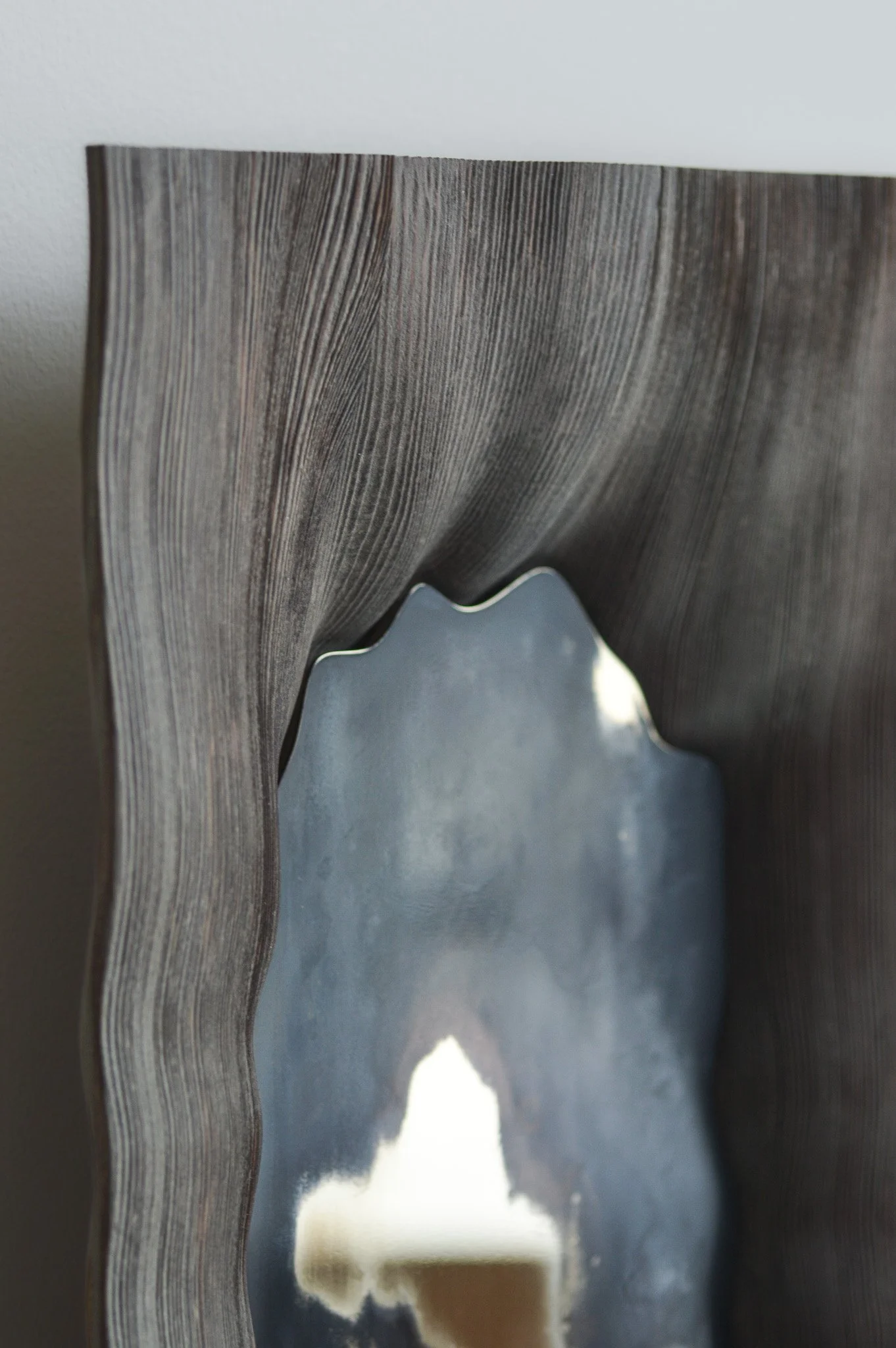 TRACES wall_pine:brass_Photo by Antrei Hartikainen5.jpg