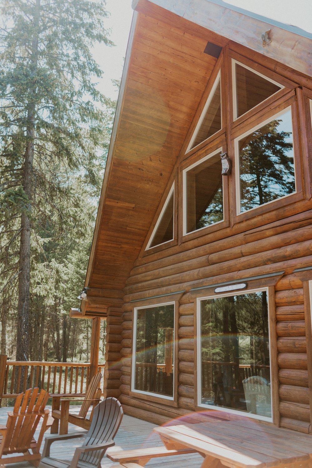 A wooden cabin with modern vibes serving as an Airbnb used for elopement packages