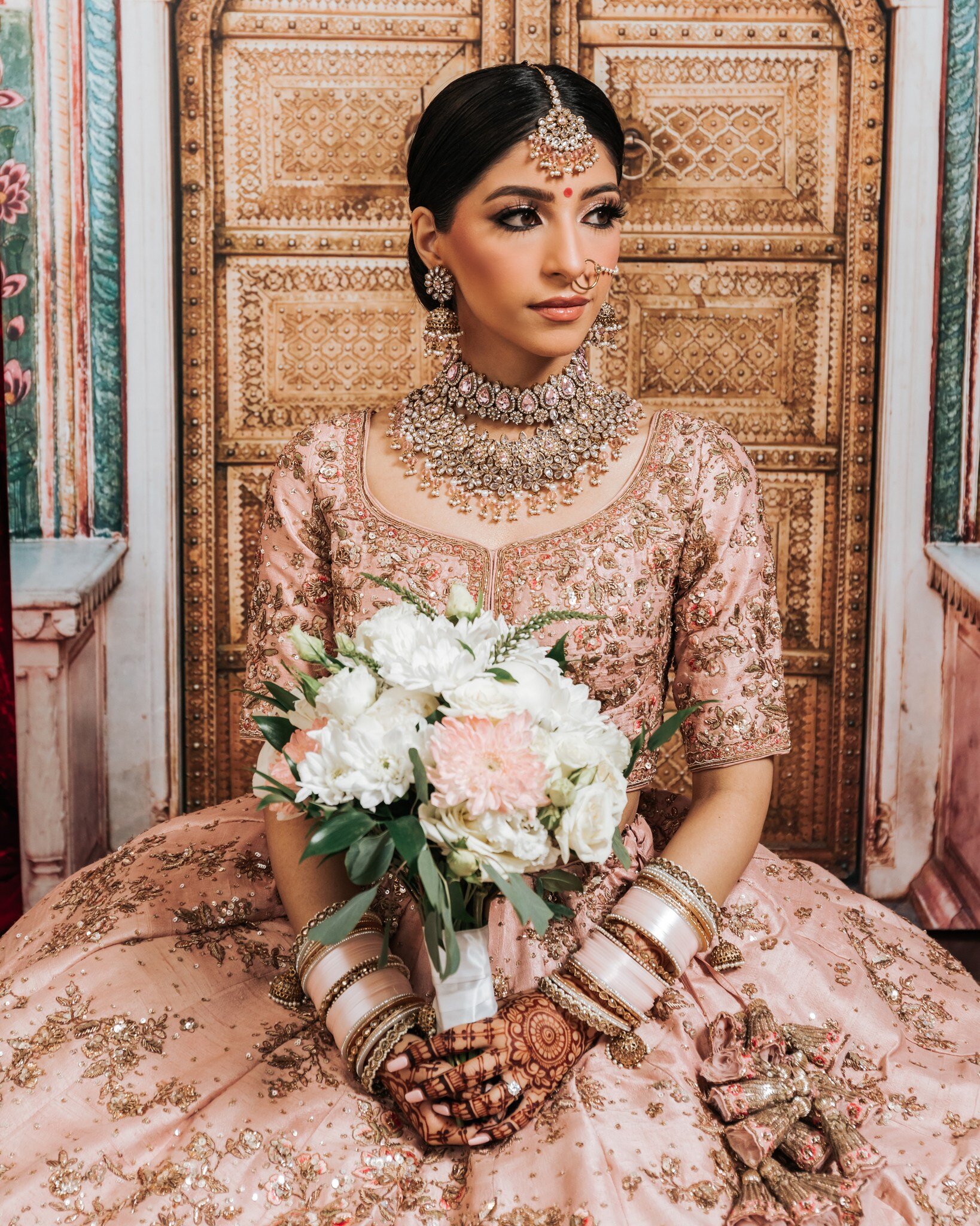 SELENA &amp; GURVEER
@selenabhatti + @gurveersandhu

Make Up: @amnas_studio
Outfit: @DollyJStudio + @festiveessentials 
Decor: @StylistDesigns
Home security: @hundalpro
Vehicles: @zerosacars 
Mehindi: @hennabysapreet 
Cake: @houseofsweettreatss

Gett