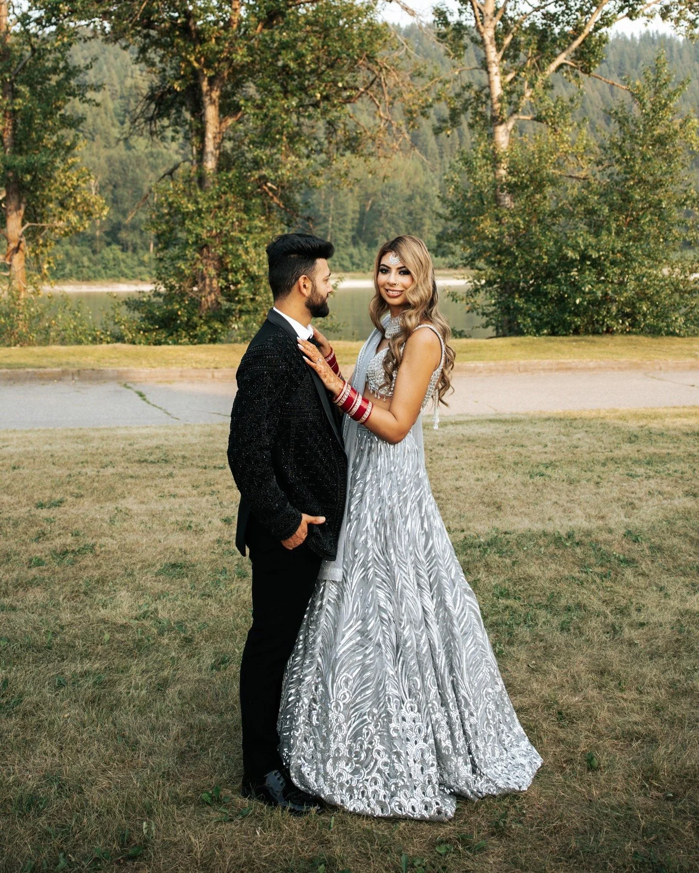Henna &amp; Devesh's Pre-Reception // @hennapawark + @deveshkhanna25

Makeup: @glambygurneet 
Bride's Outfit: @sudhirbhaisareewala &amp; @glittercholi 
Groom's Outfit: @jain.ethnic.mansion &amp; @deepakchhabracouture

&mdash;&mdash;&mdash;&mdash;&mda