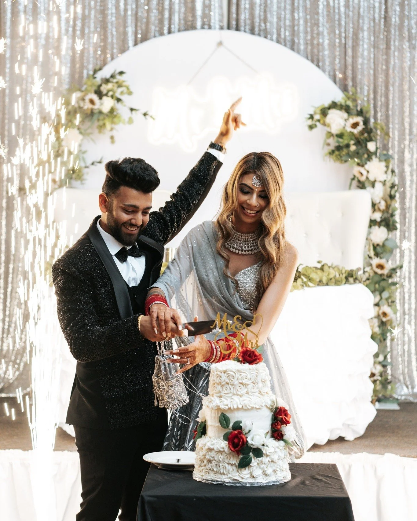 Henna &amp; Devesh's Reception // @hennapawark + @deveshkhanna25 

Makeup: @glambygurneet 
Bride's Outfit: @sudhirbhaisareewala &amp; @glittercholi 
Groom's Outfit: @jain.ethnic.mansion &amp; @deepakchhabracouture 

&mdash;&mdash;&mdash;&mdash;&mdash