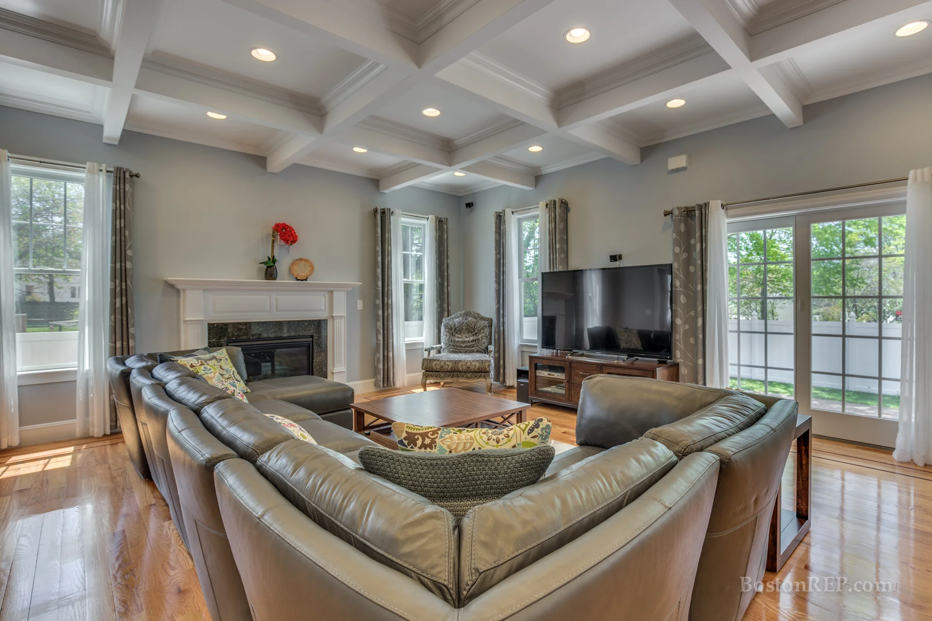 13_Family_Room.jpg
