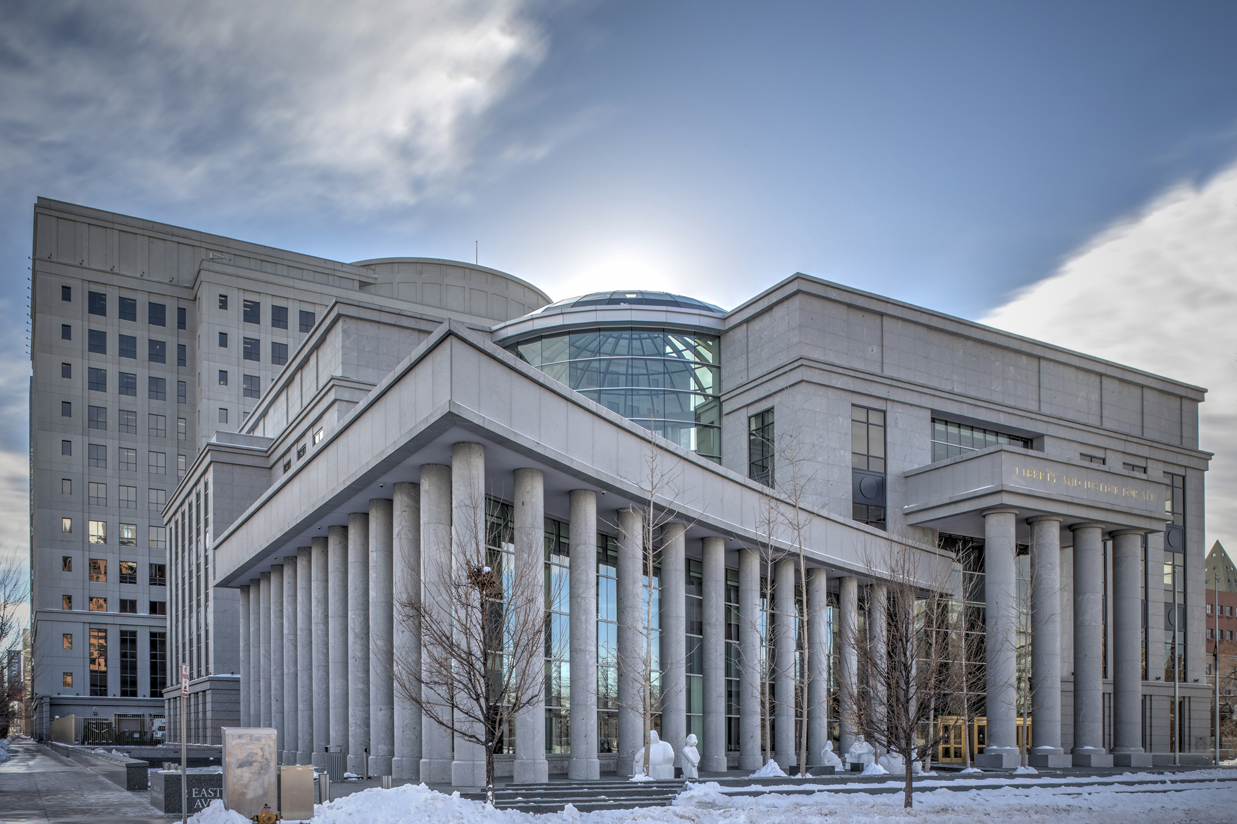 TOTALITARIAN STYLE ARCHITECTURE: COLORADO STATE SUPREME COURT BUILDING. ARCHITECT: KURT FENTRESS