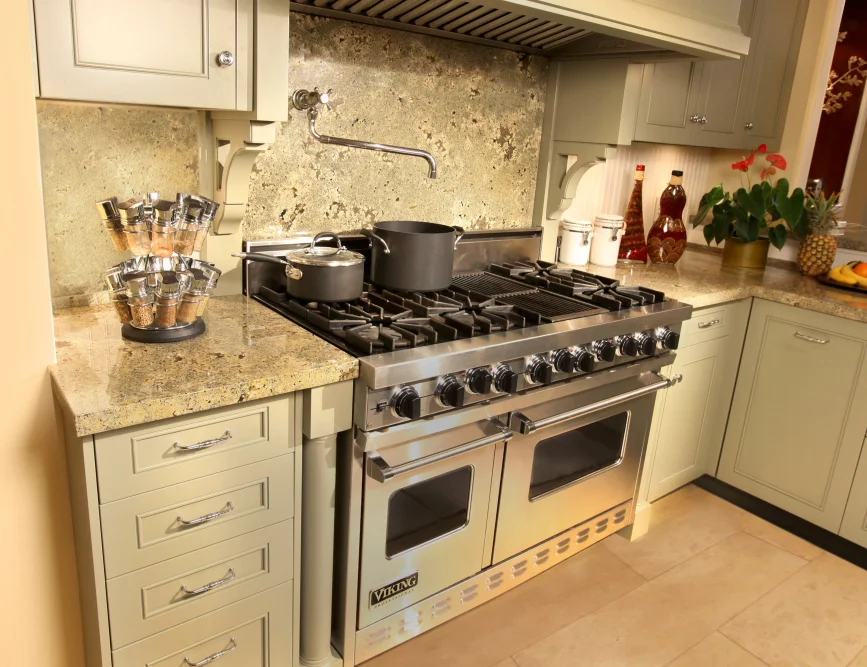 Paradise-Point-Estates-Viking-Range-Kitchen.jpg