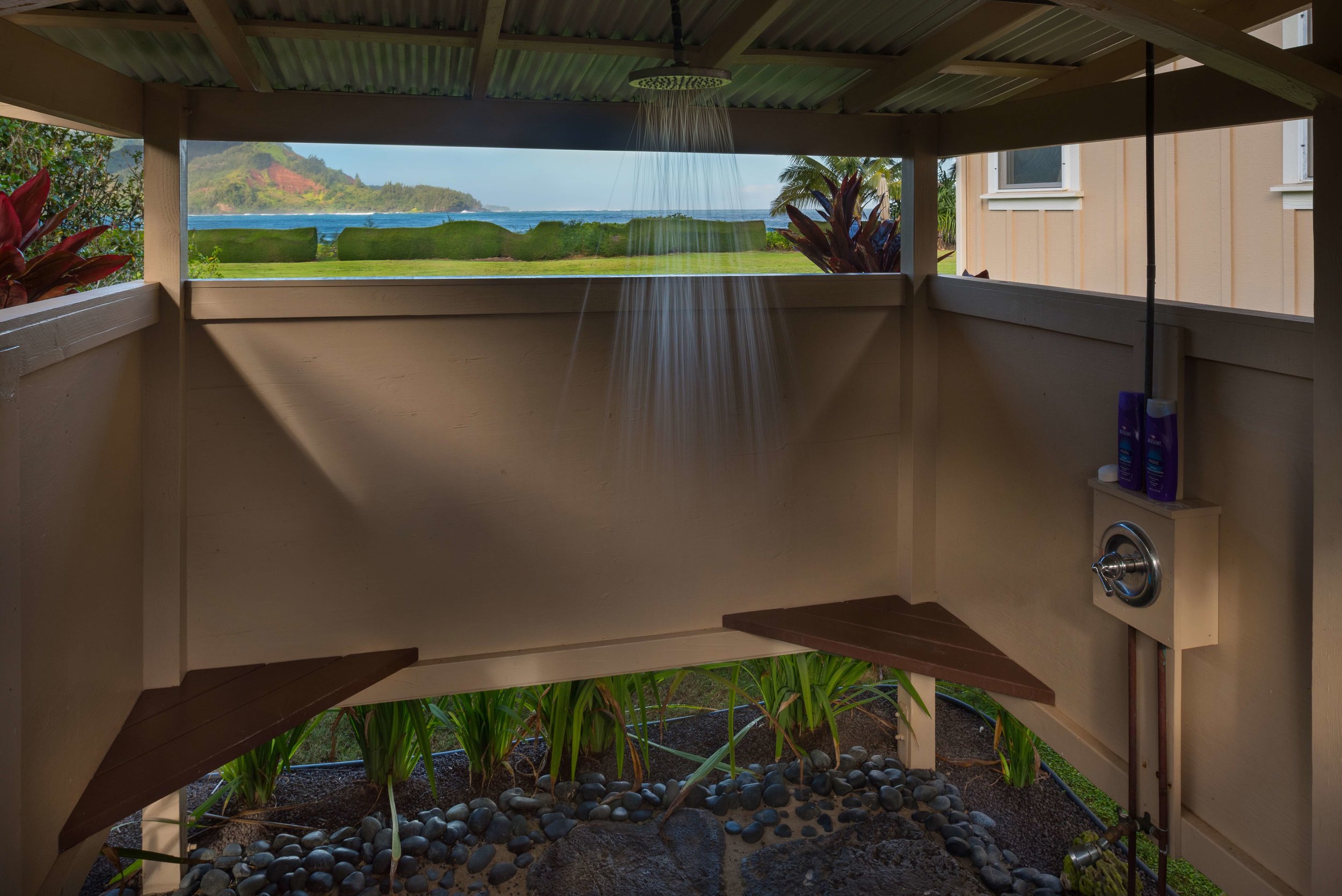 5020wekeoutdoorshower8035ret_dm.jpeg