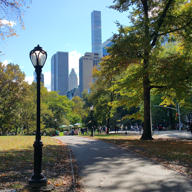 com-central-park-lamp.png