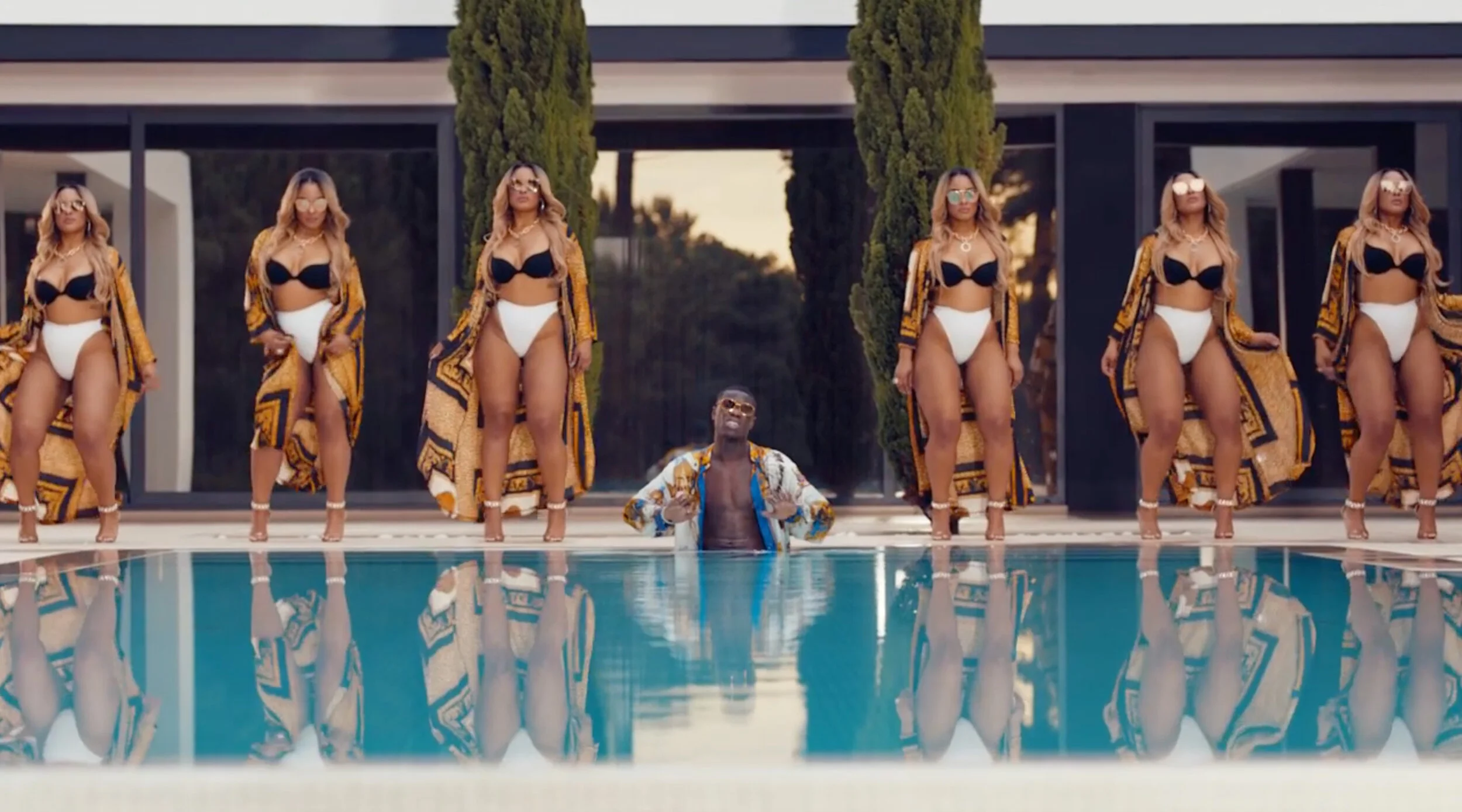 Bouff-Pool.jpg