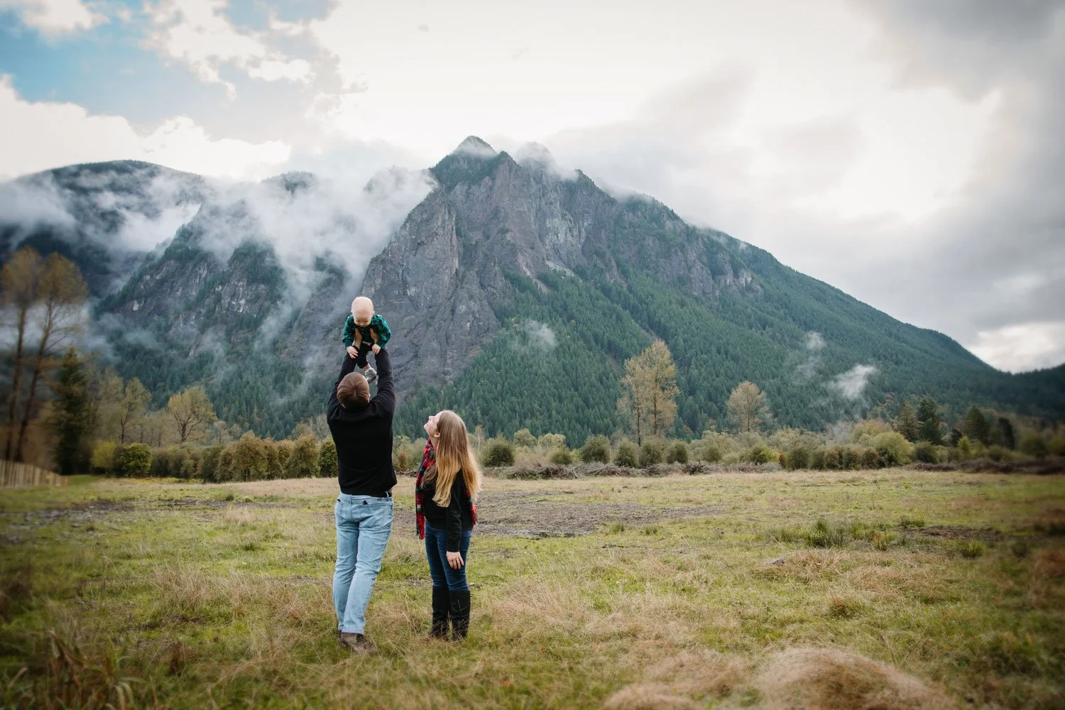 Seattle-Bellevue-Family-Photographer-Mountain-Mist.jpg