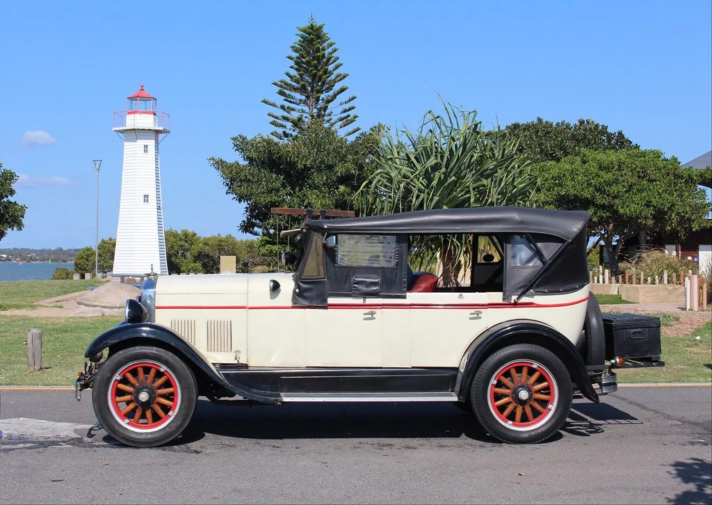 Rugby Tourer 1928 @ Cleveland Point lighthouse.jpg