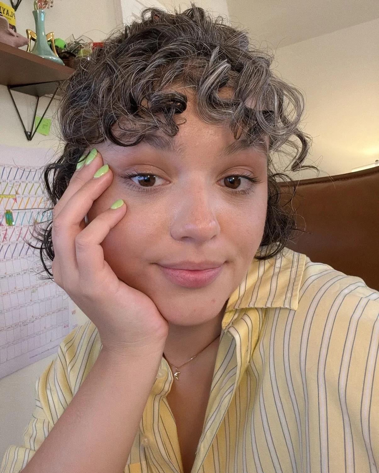 June was busting out all over how embarrassing 

Highlights include:
☀️celebrating the launches of RoomMating by @meredithschorr and Black Salt Queen by @sam_bansil 
☀️reentering my short hair era and wondering why I ever left 
☀️enjoying kleypas gir