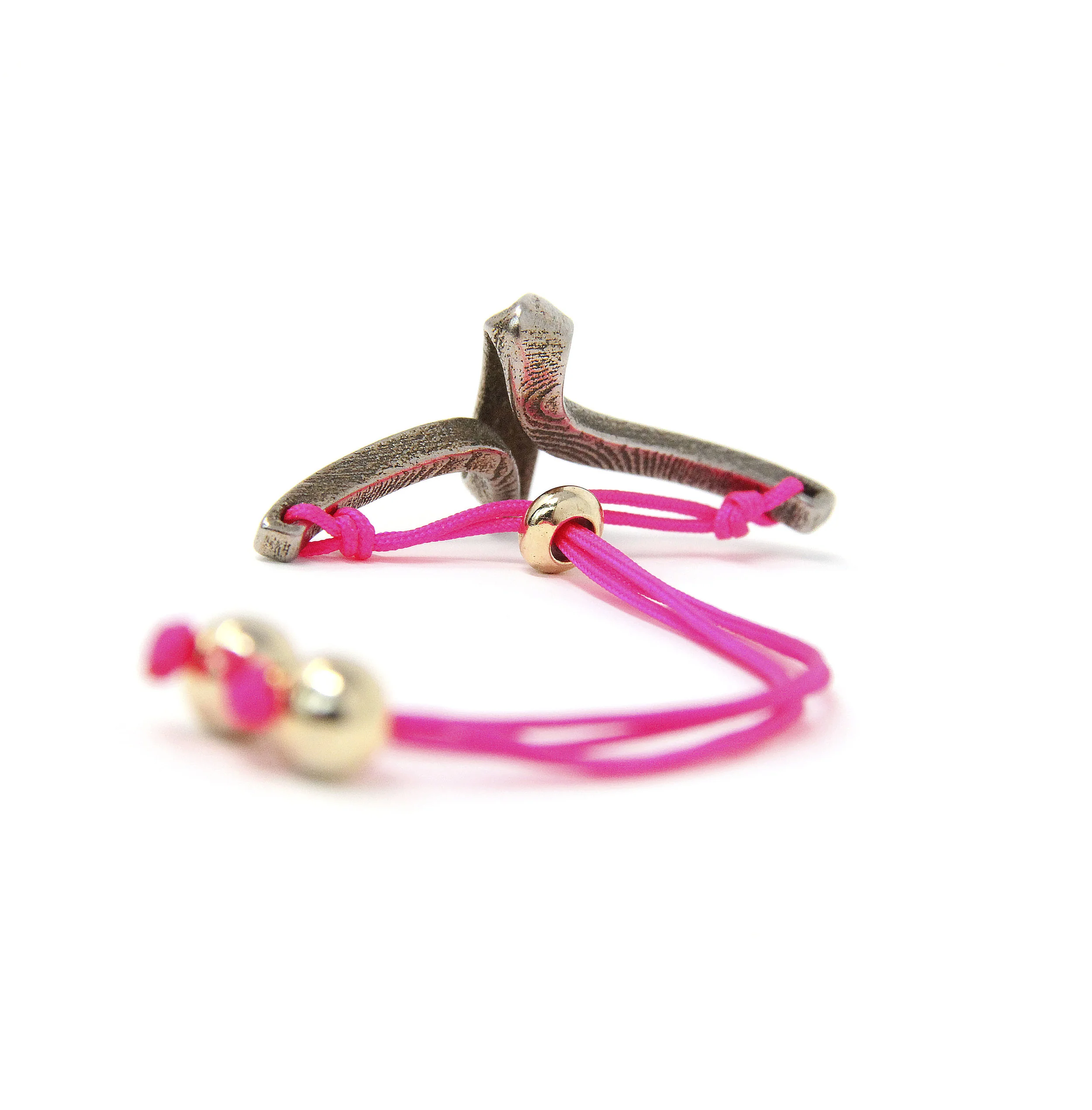 knotribbonbracelet.jpg