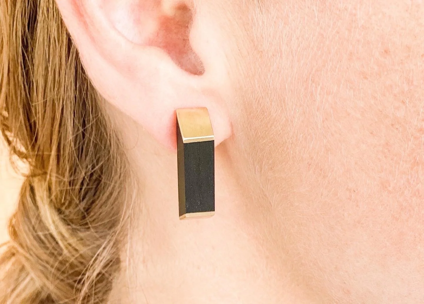 D1F8A832-BBFF-4F27-A651-33073AB49F9C