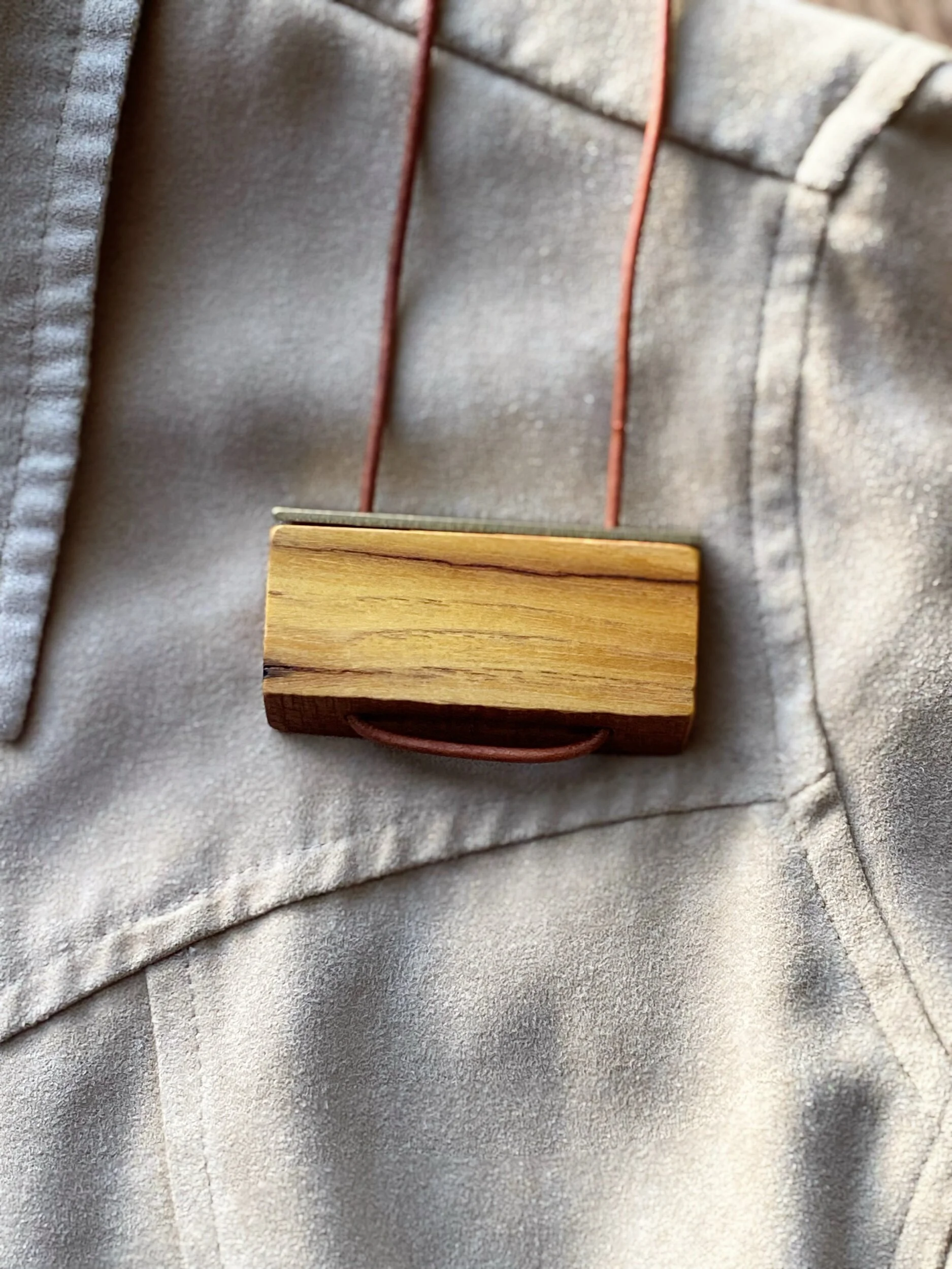 02E627FE-1A47-4DE7-962B-89D5B50DA57A