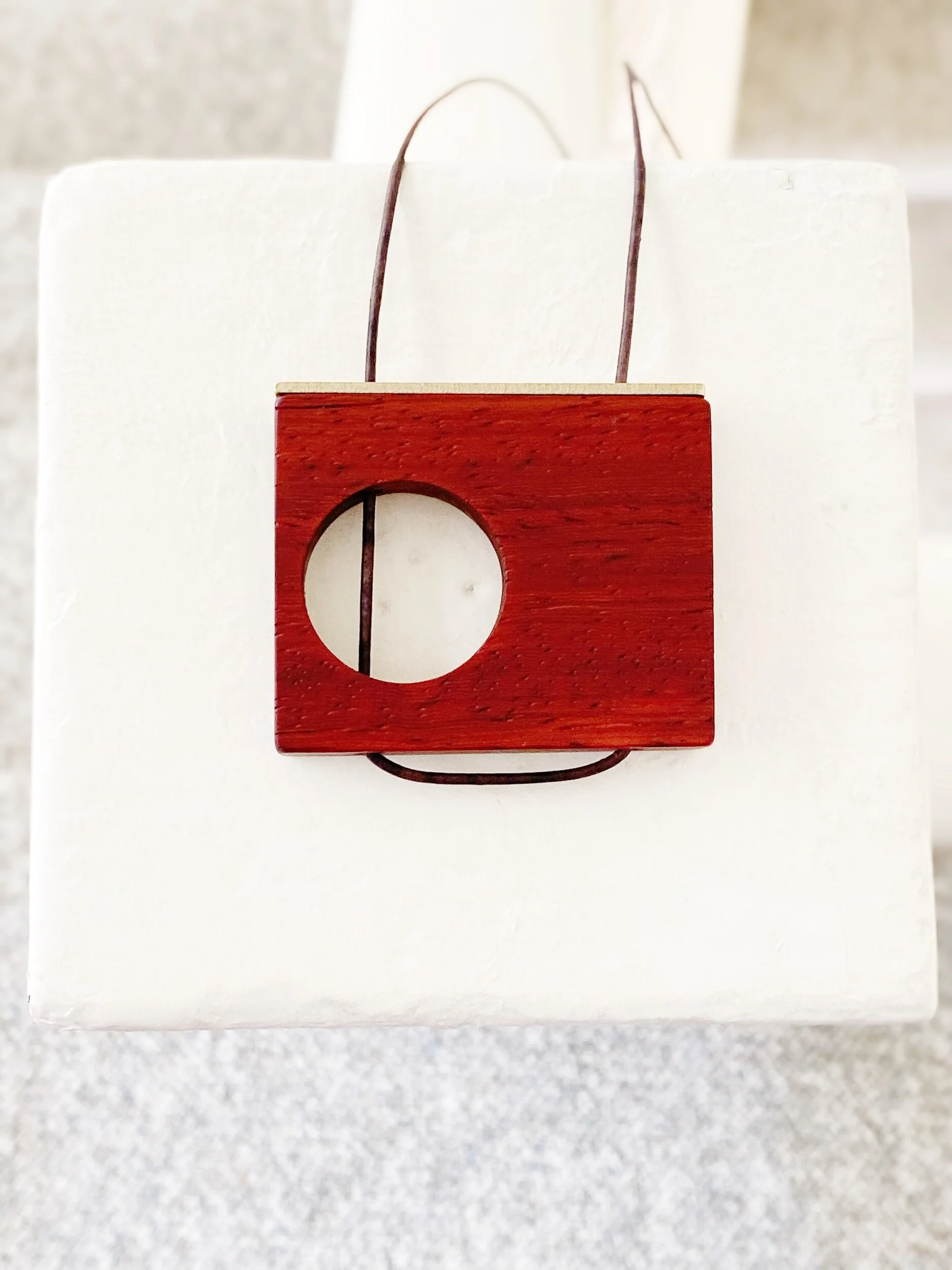 C437764D-6488-4D41-9929-5BBA4C2E56B3