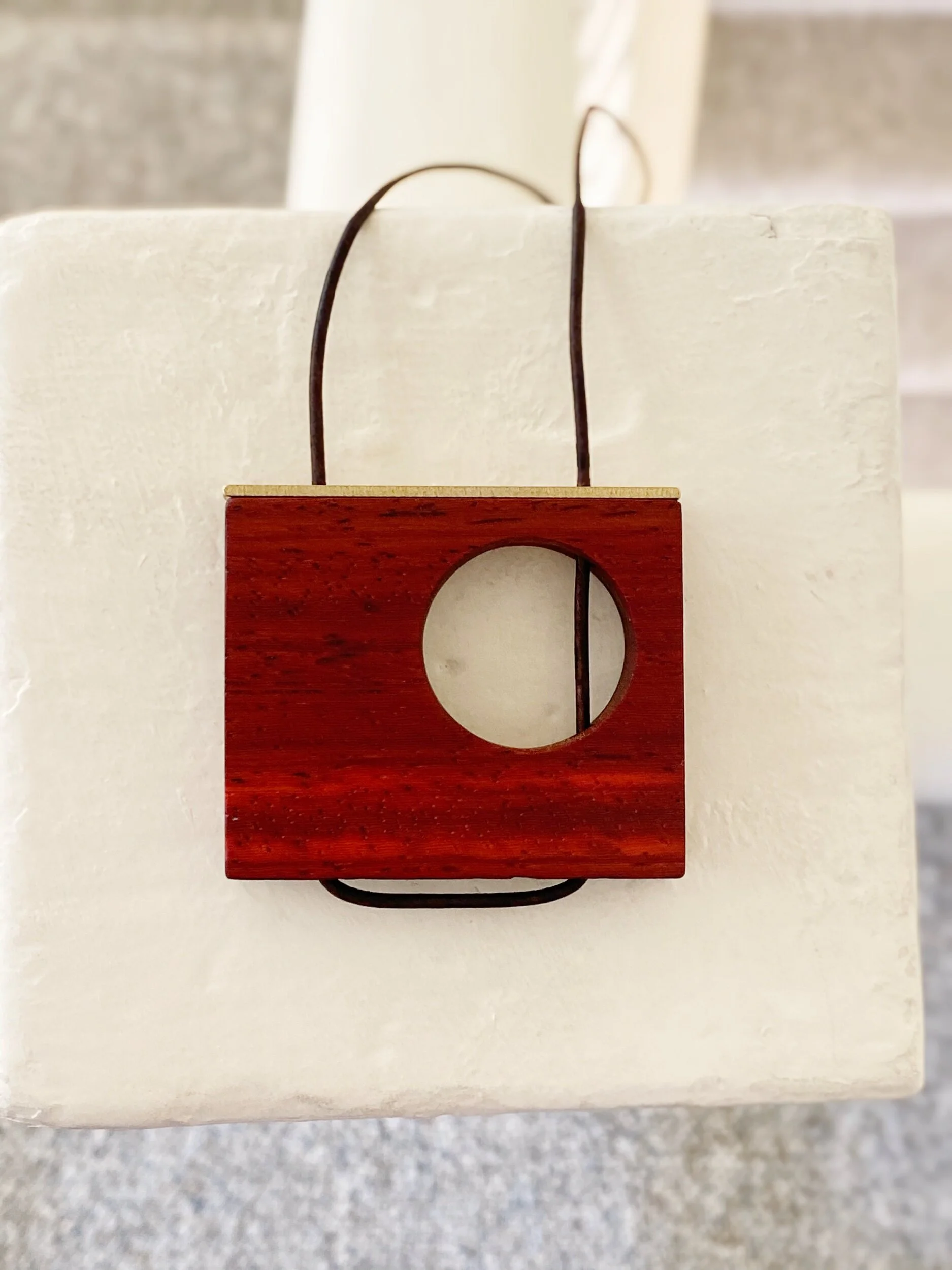 85D6DF94-54FC-437F-BF2E-12B3AF435A81