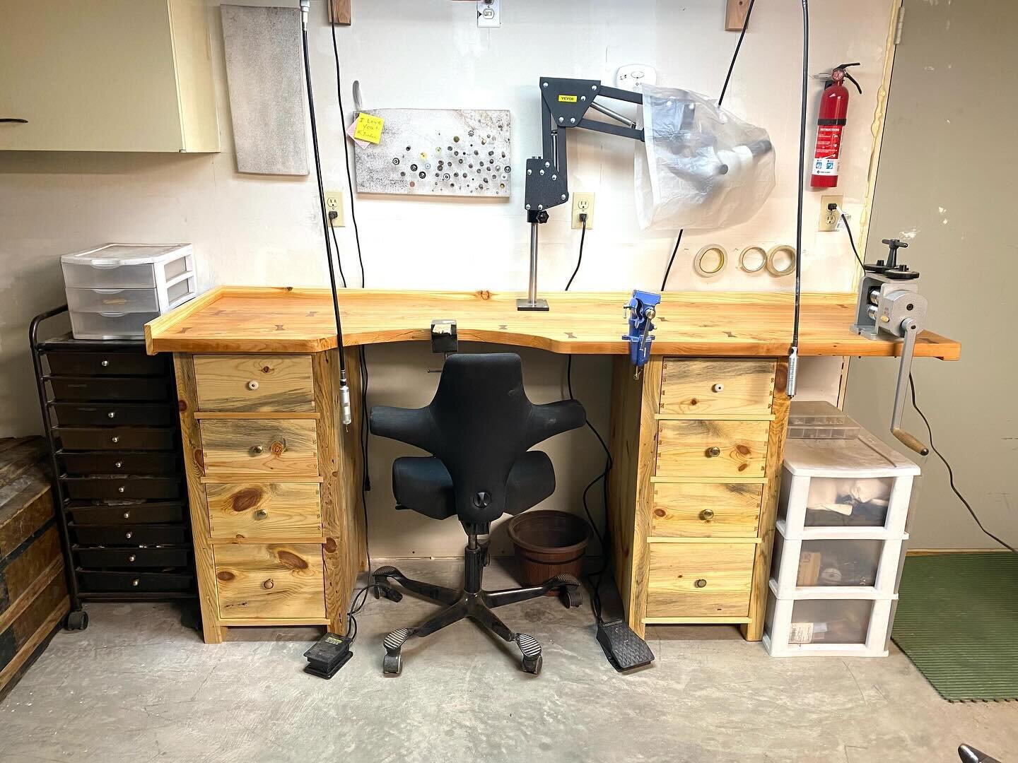 Jorden made me a bench 😍😍😍 I wanted to show it off before it gets covered in projects! It&rsquo;s the most beautiful thing in my studio! 

#theman #newworkbench #repurposedwood #customworkbench #abundant #grateful #jewelersbench #craftsman #skills
