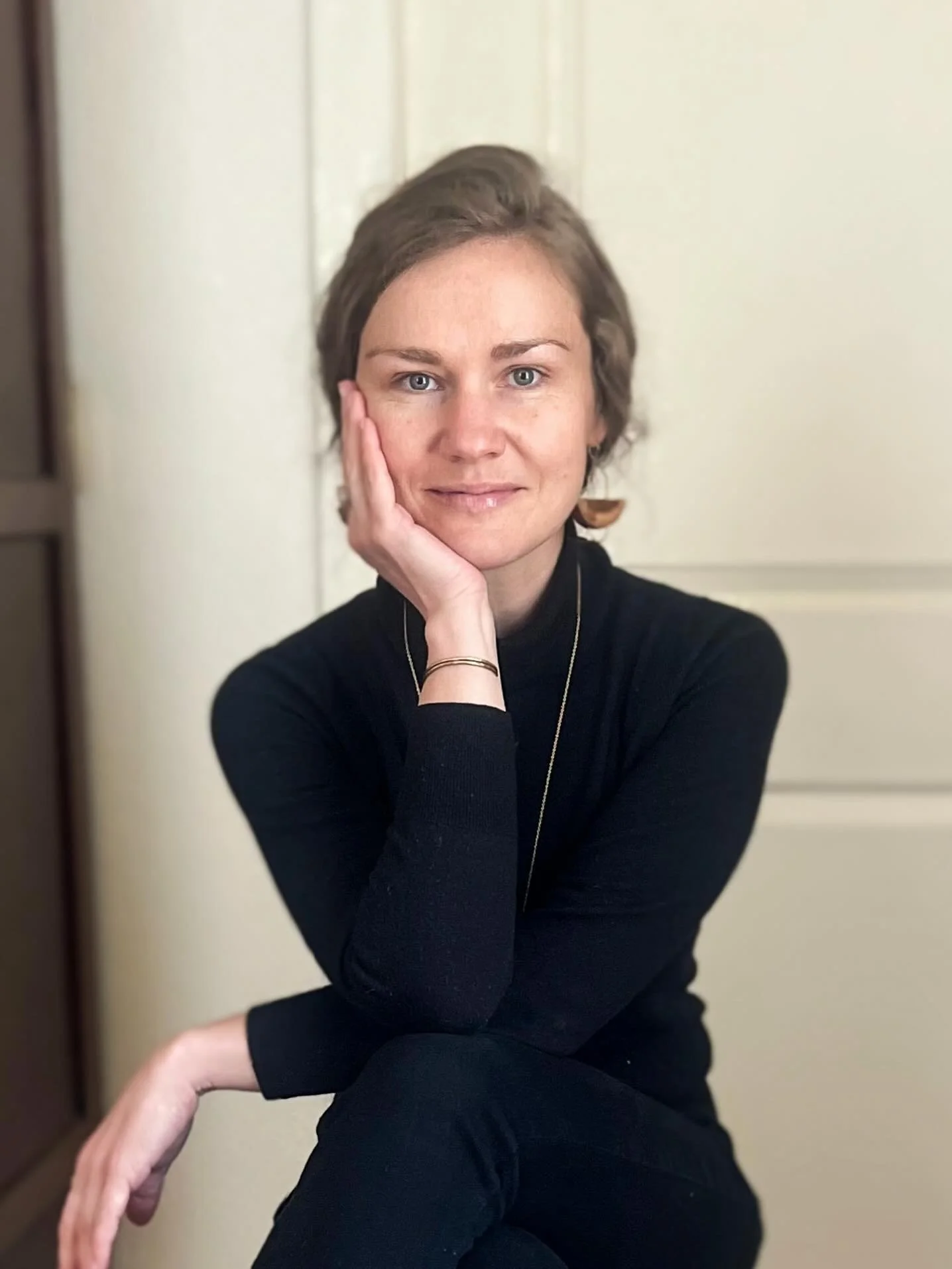 I&rsquo;m ready 💫 With: 

- Coffee
- Befriending the Mind
- You
- Sense of humor
- Naps
- Dancing soul 

Photos by @susierieple 

#readyforit #ownit #human #dontlookback #impostersydrome