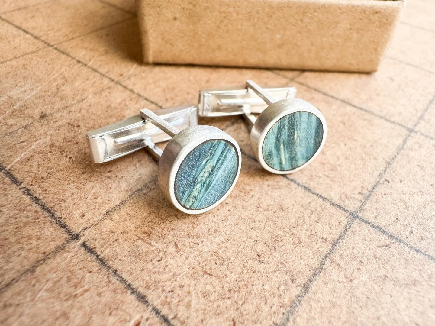 Let&rsquo;s give it up for the cufflinks! 👏👏👏

What do you think? Do you know someone who wears them? I feel like it&rsquo;s more of an east coast or European attraction, but I have been wrong before. 😏

I have two pairs left. The green stabilize