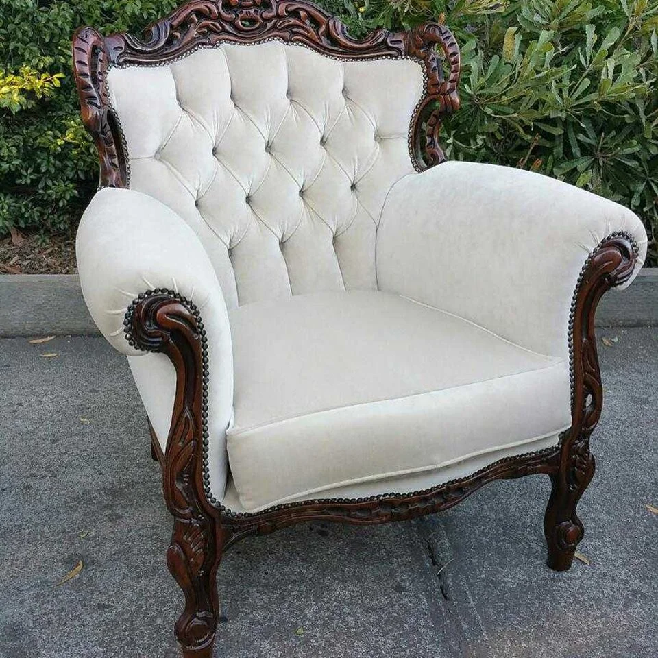 white armchair.jpg