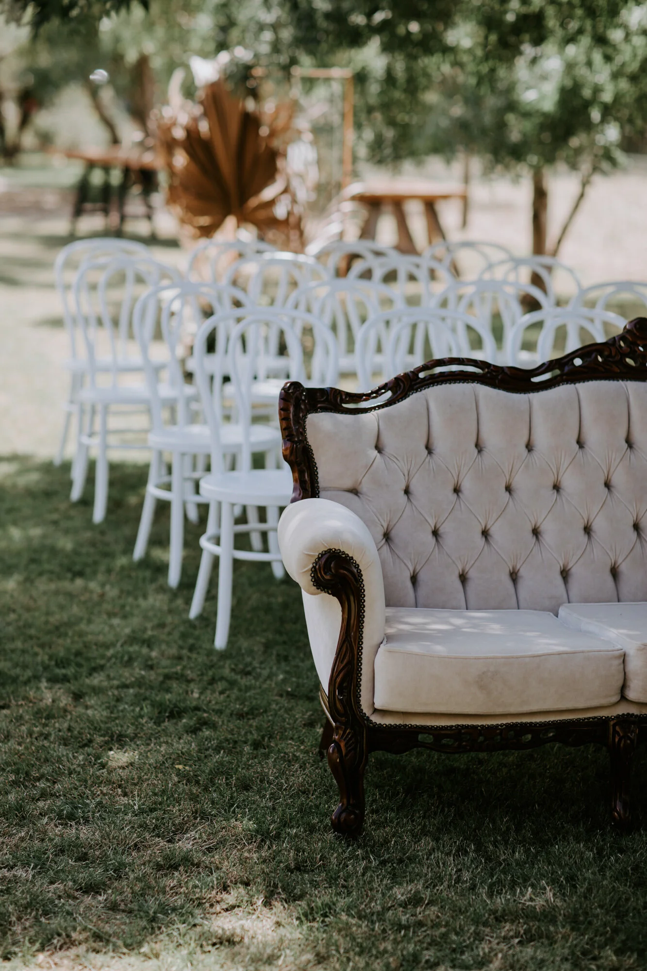 Vintage White Lounge