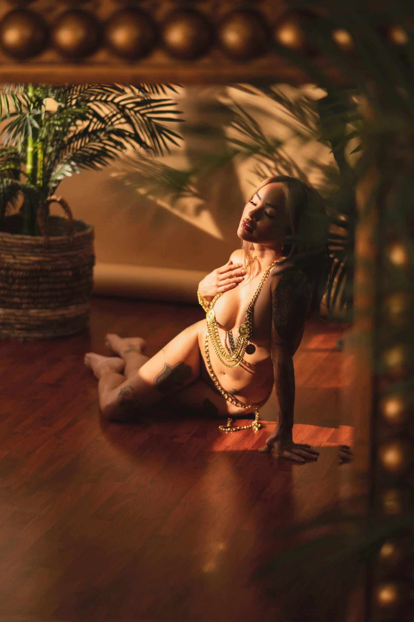 Linda_mirror (final)-4.jpg