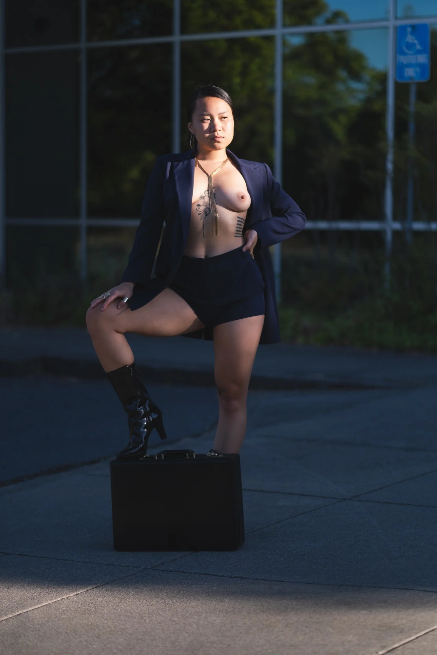 Jenny_suitcase (final)-1.jpg