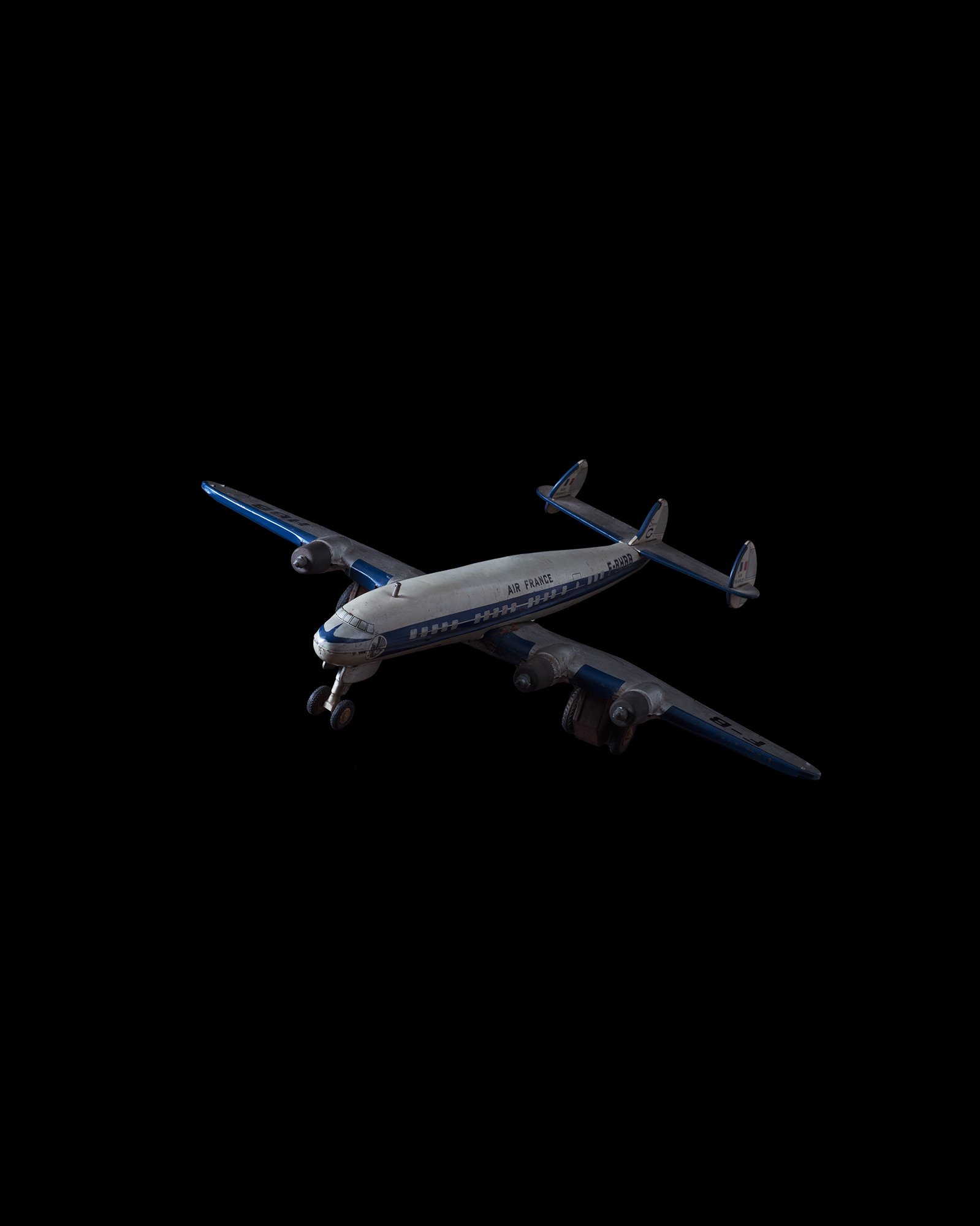 avion-noir.jpg
