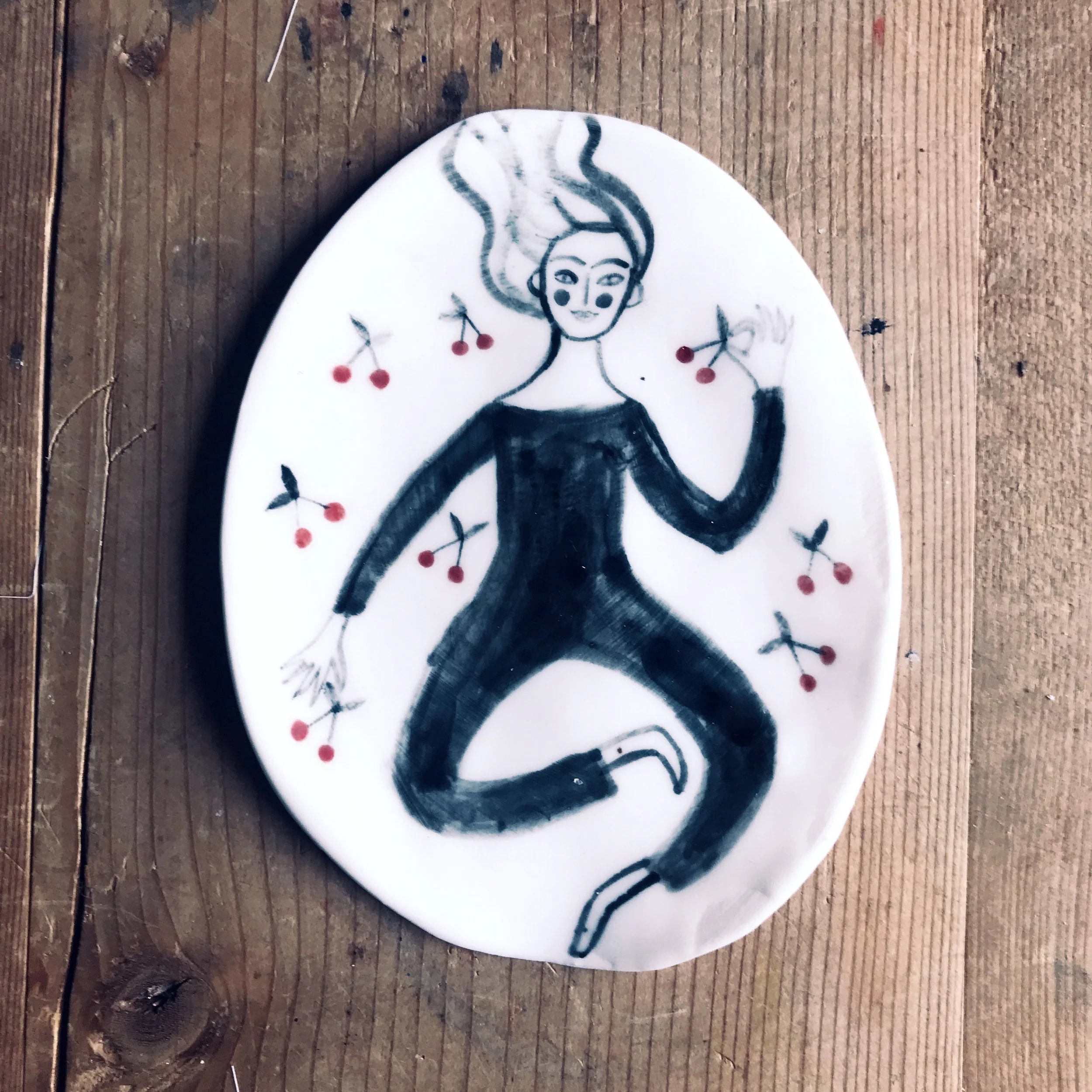 cherrypicker_porcelainplate_biancatschaikner.jpg