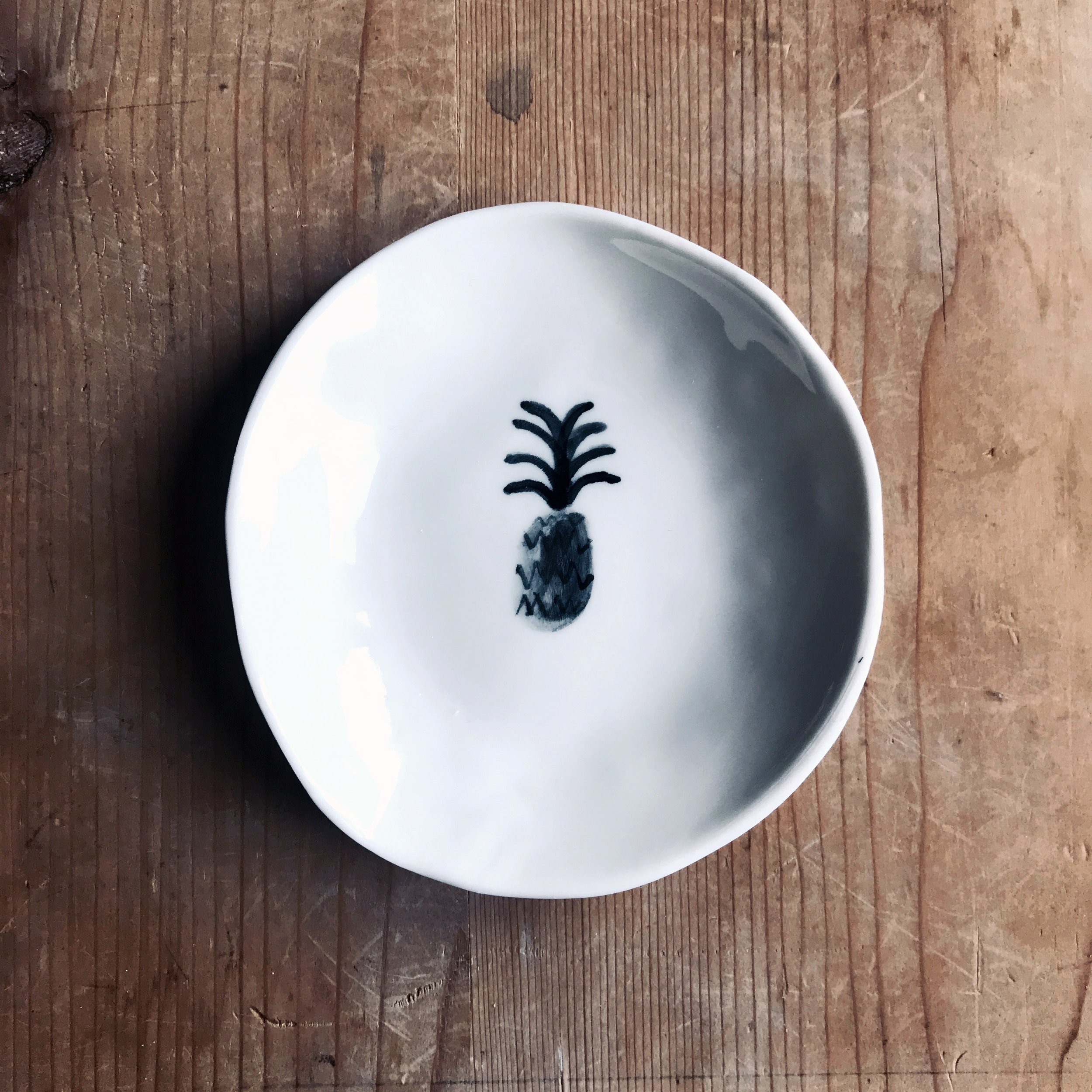 pineapple_plate_porcelain_biancatschaikner.jpg