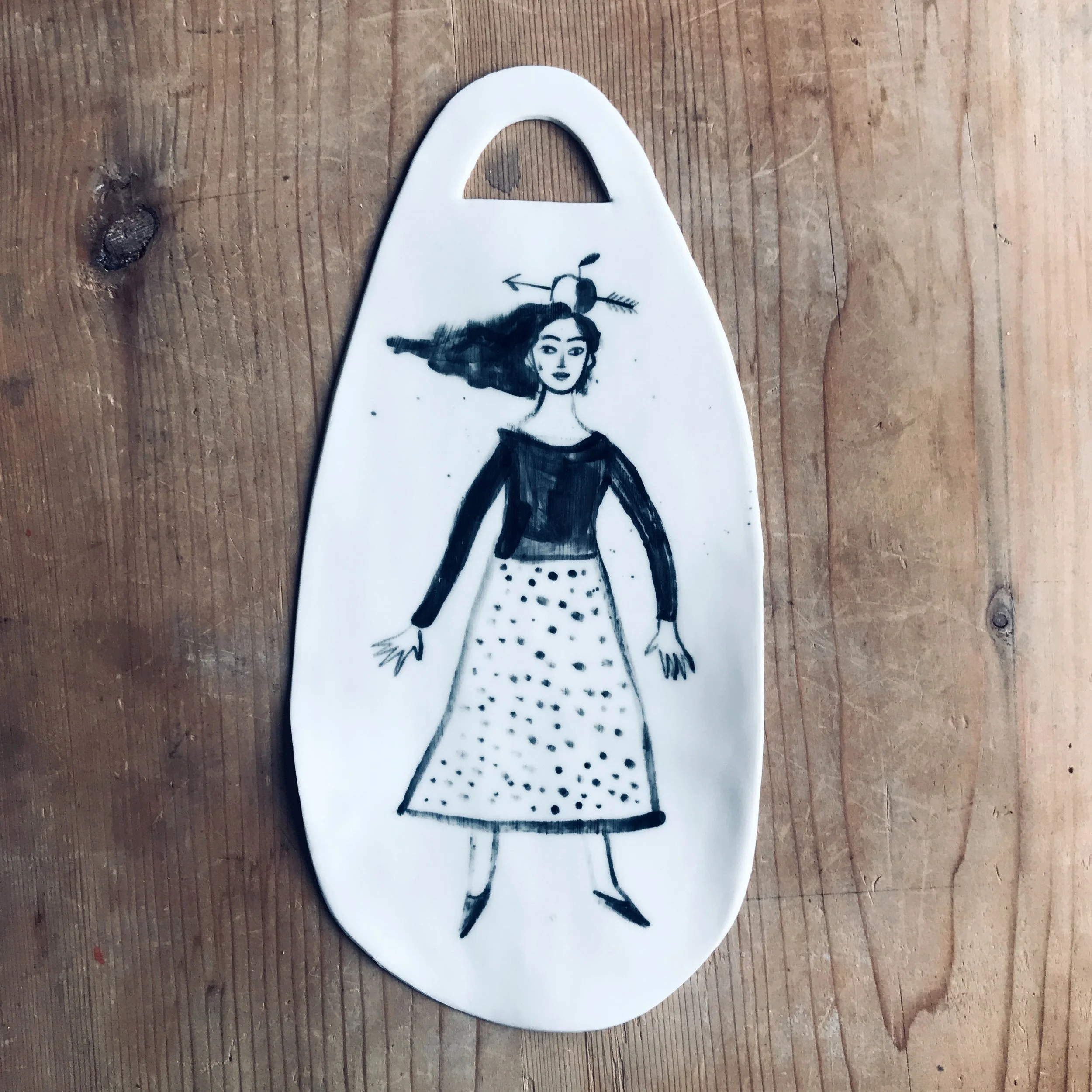 willhelminatell_porcelaintray_biancatschaikner.jpg