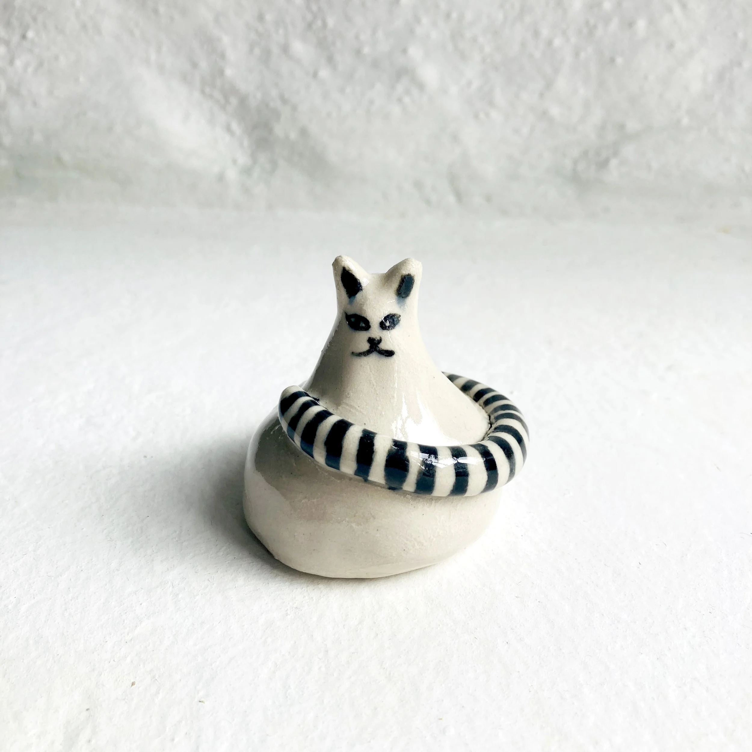 buddhacat_ceramicplate_biancatschaikner2.jpg
