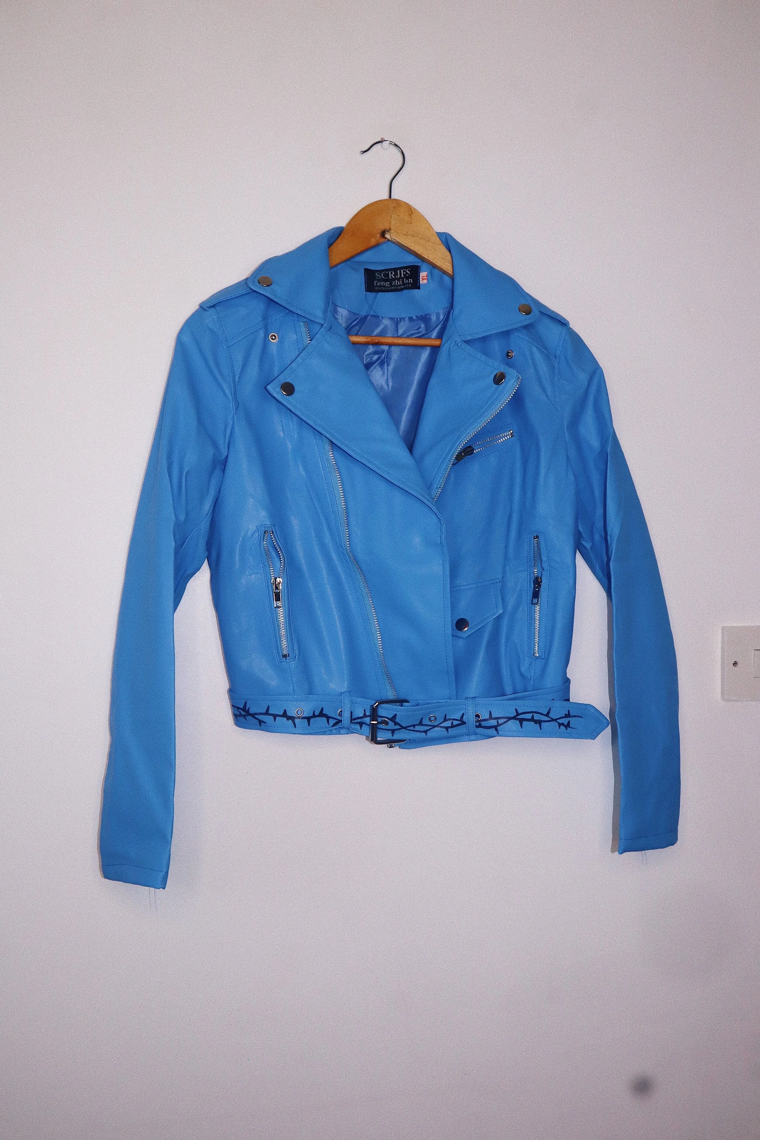 6AD4523E-92DB-4EC1-A474-533D010EB89E