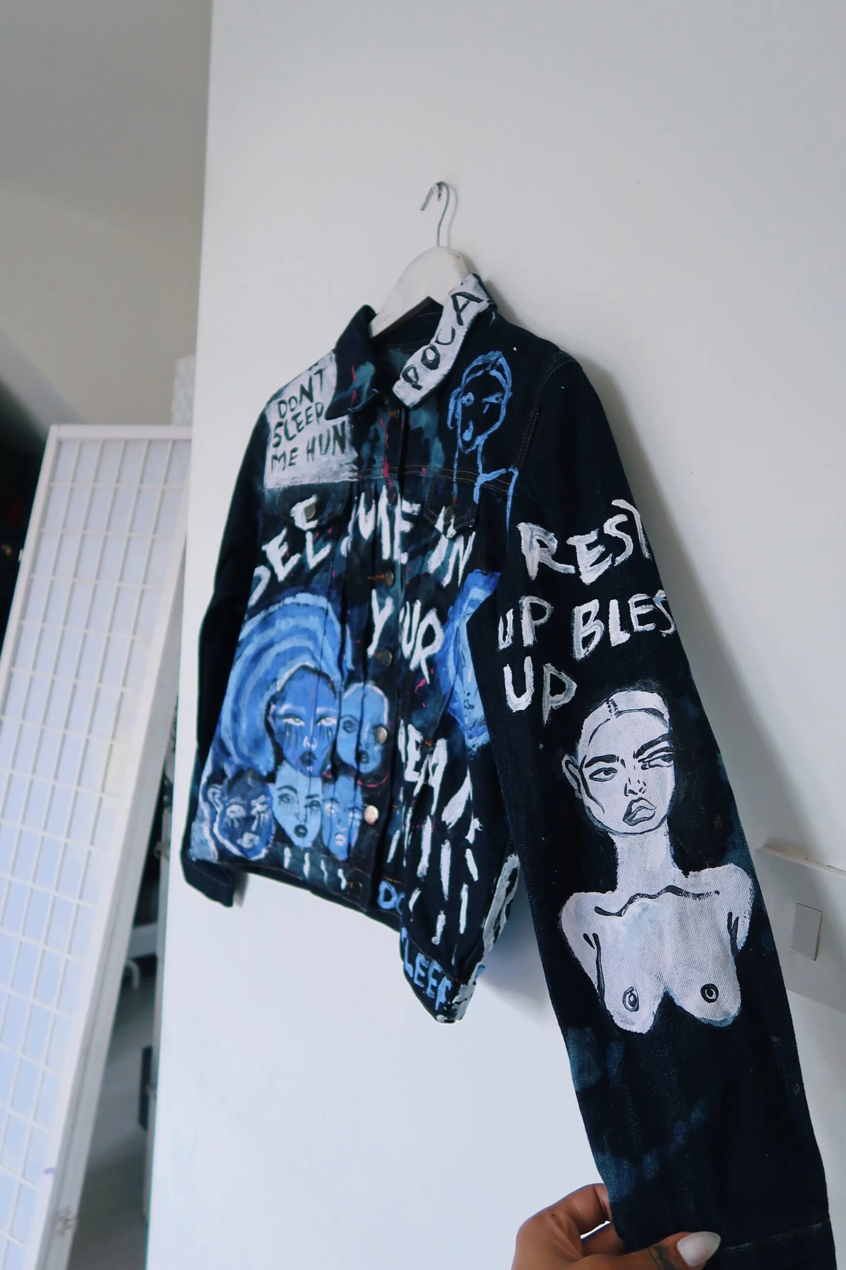 BBC4F3A1-6854-426B-82BC-F568FE9400BD