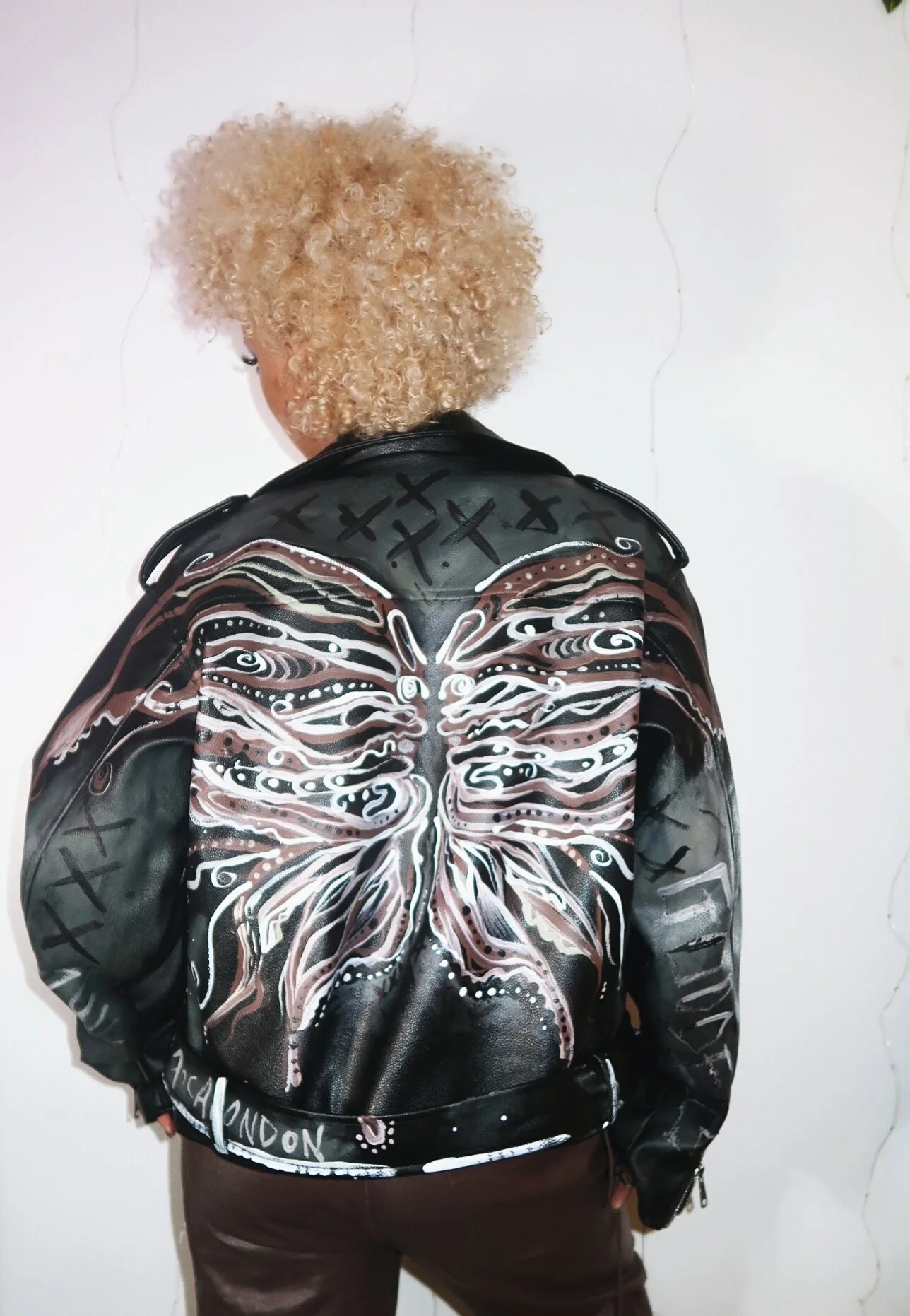 88646FE3-2FC8-4C64-BAE4-A26B3C844744