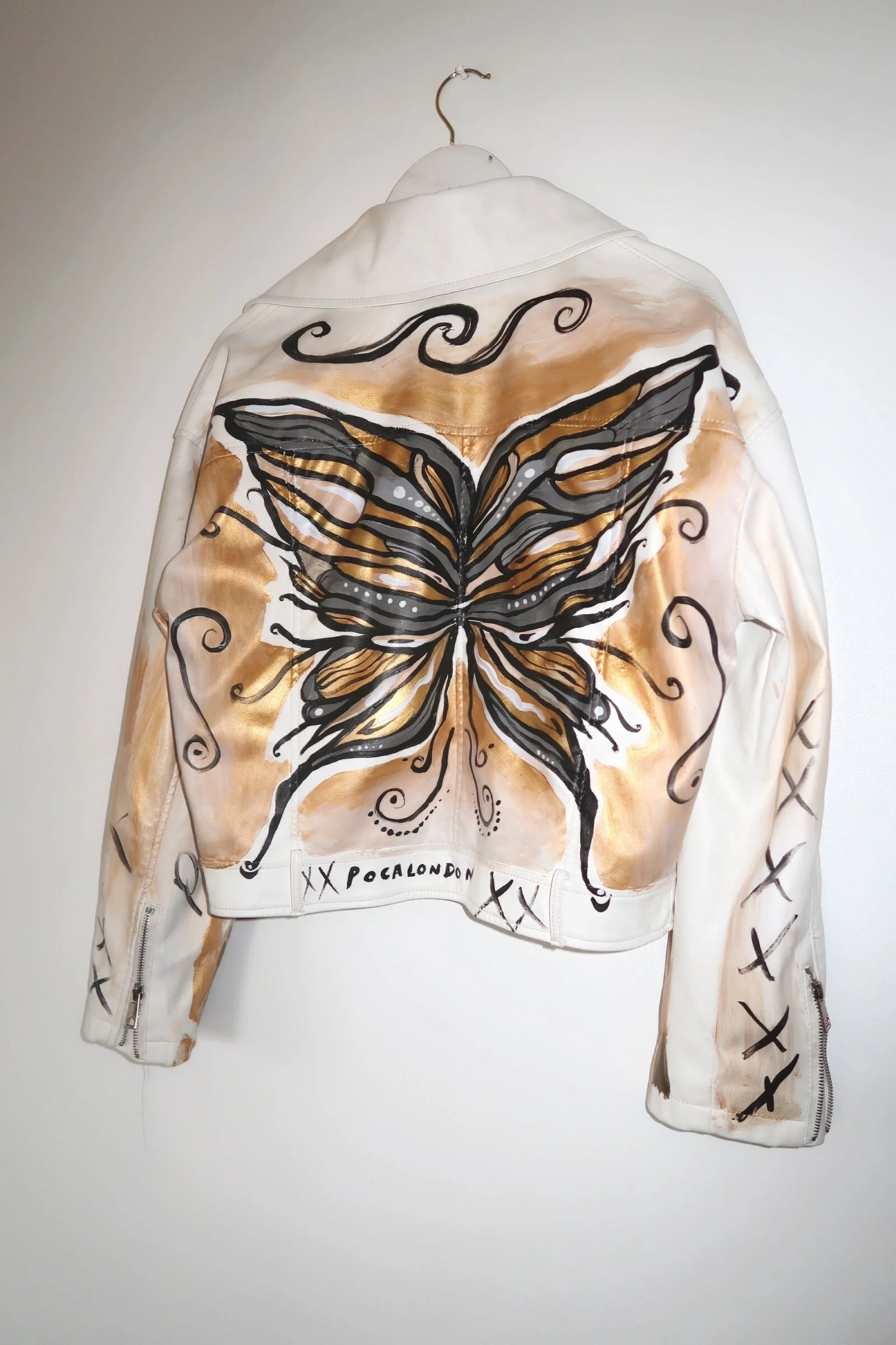 1D375F2F-6463-451A-9603-CE14560E701B