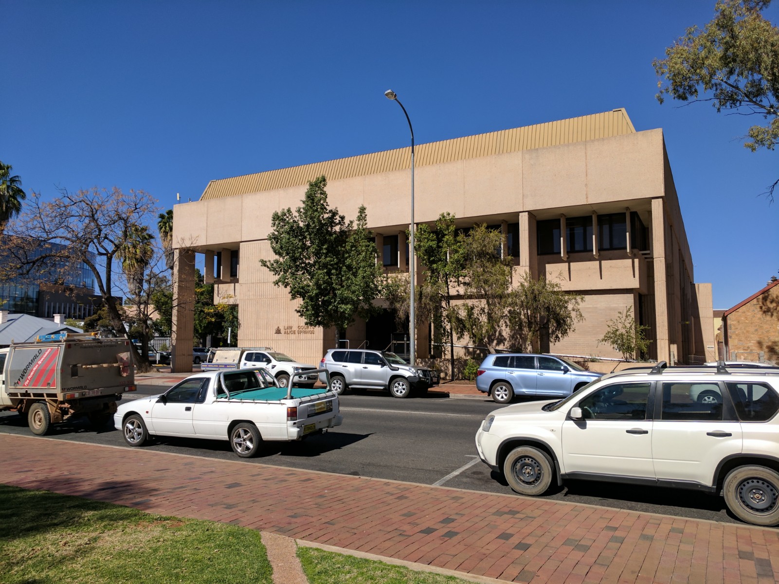 The Old Law Courts, public scale