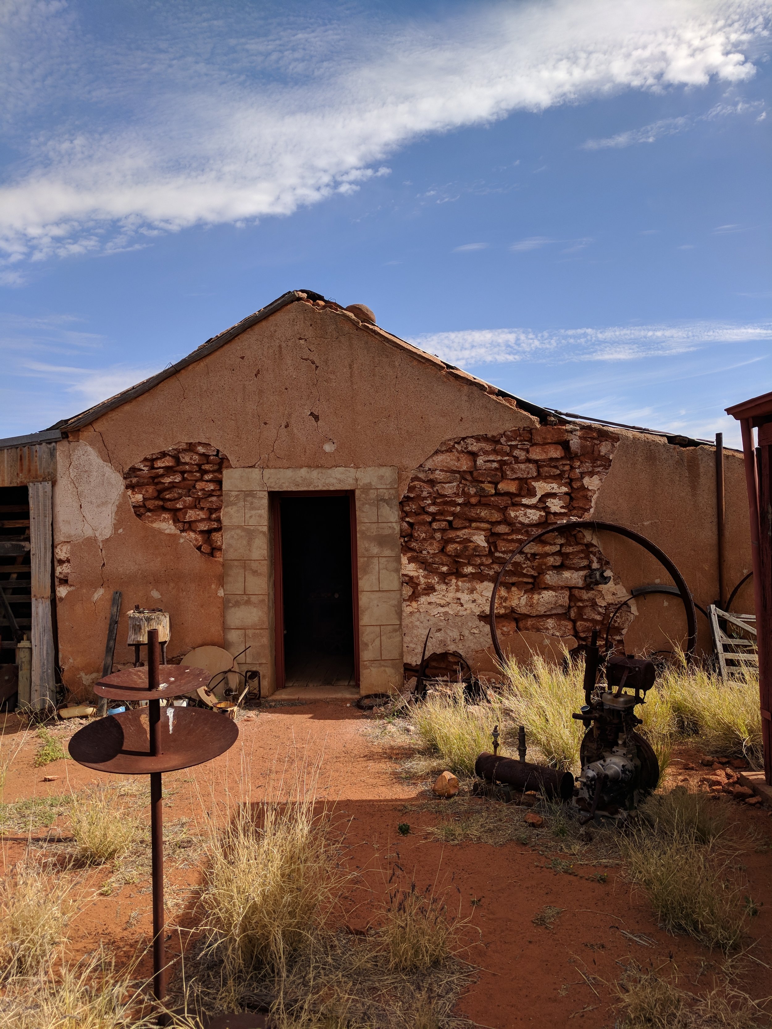  The "bowerbird museum" built in the style of many of the early buildings. Local stone and plaster. 